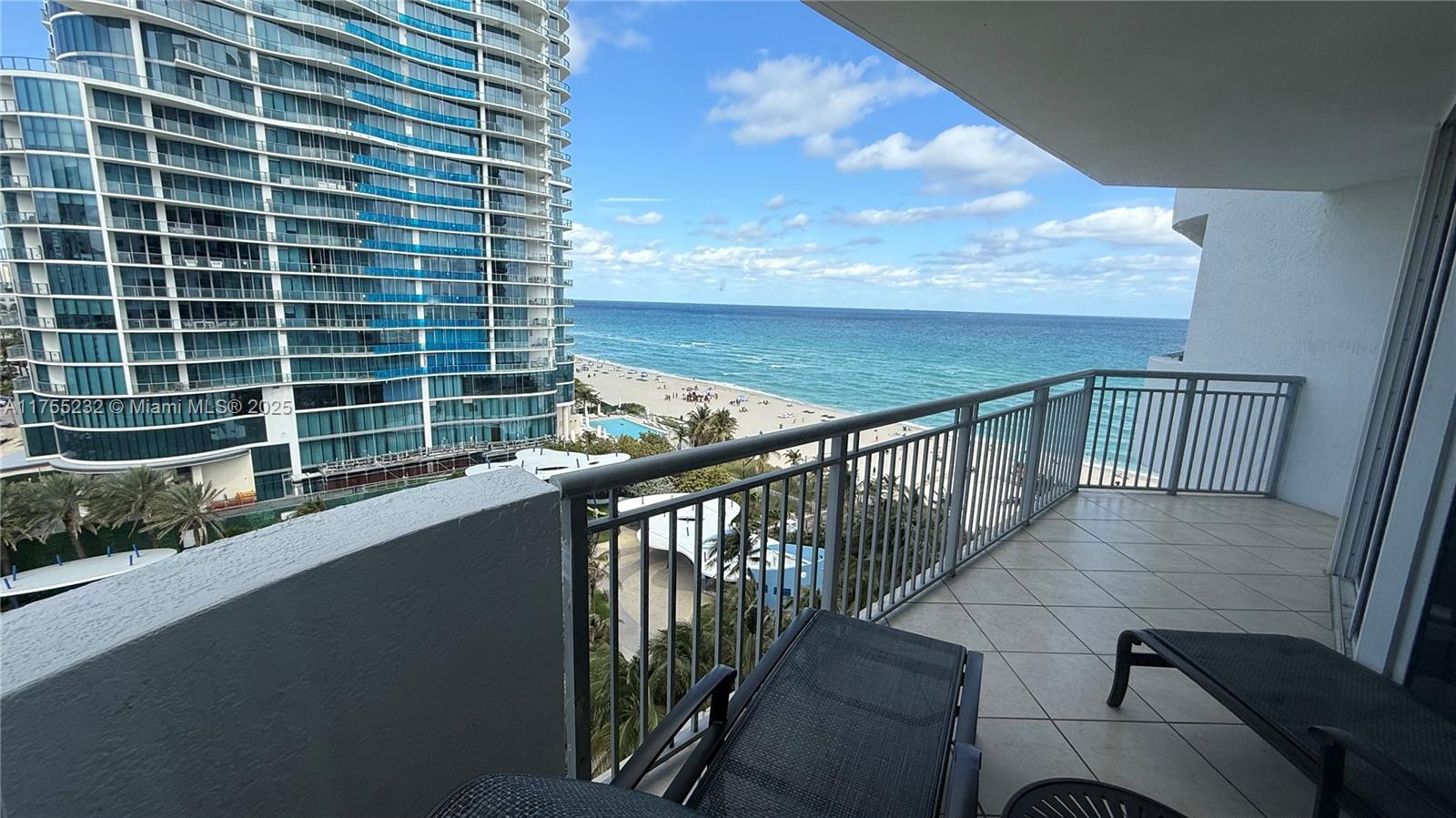17375 Collins Ave # 1106