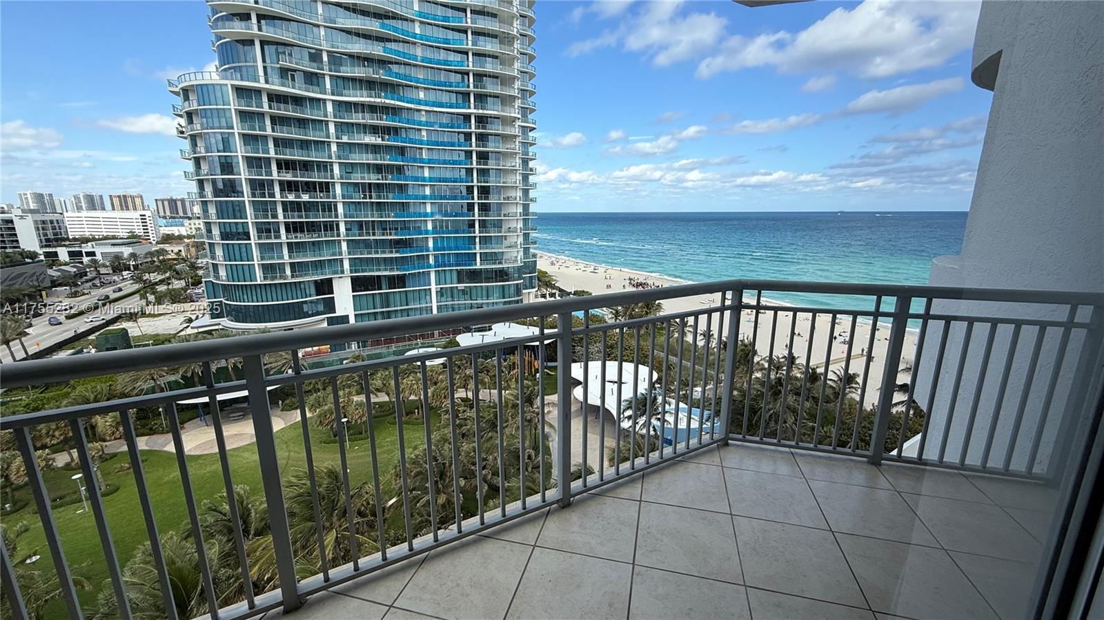 17375 Collins Ave # 1106