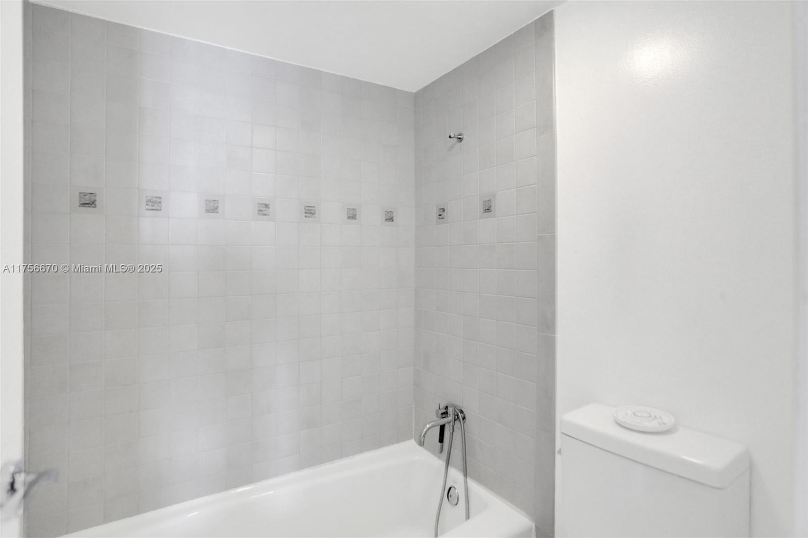 100 Bayview Dr # 1923