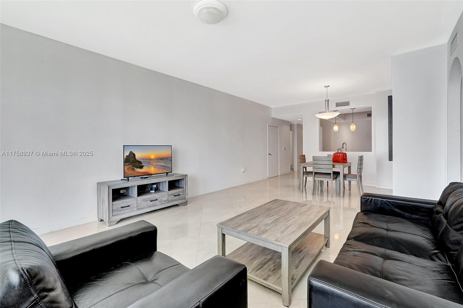 3340 NE 190th St # 1608