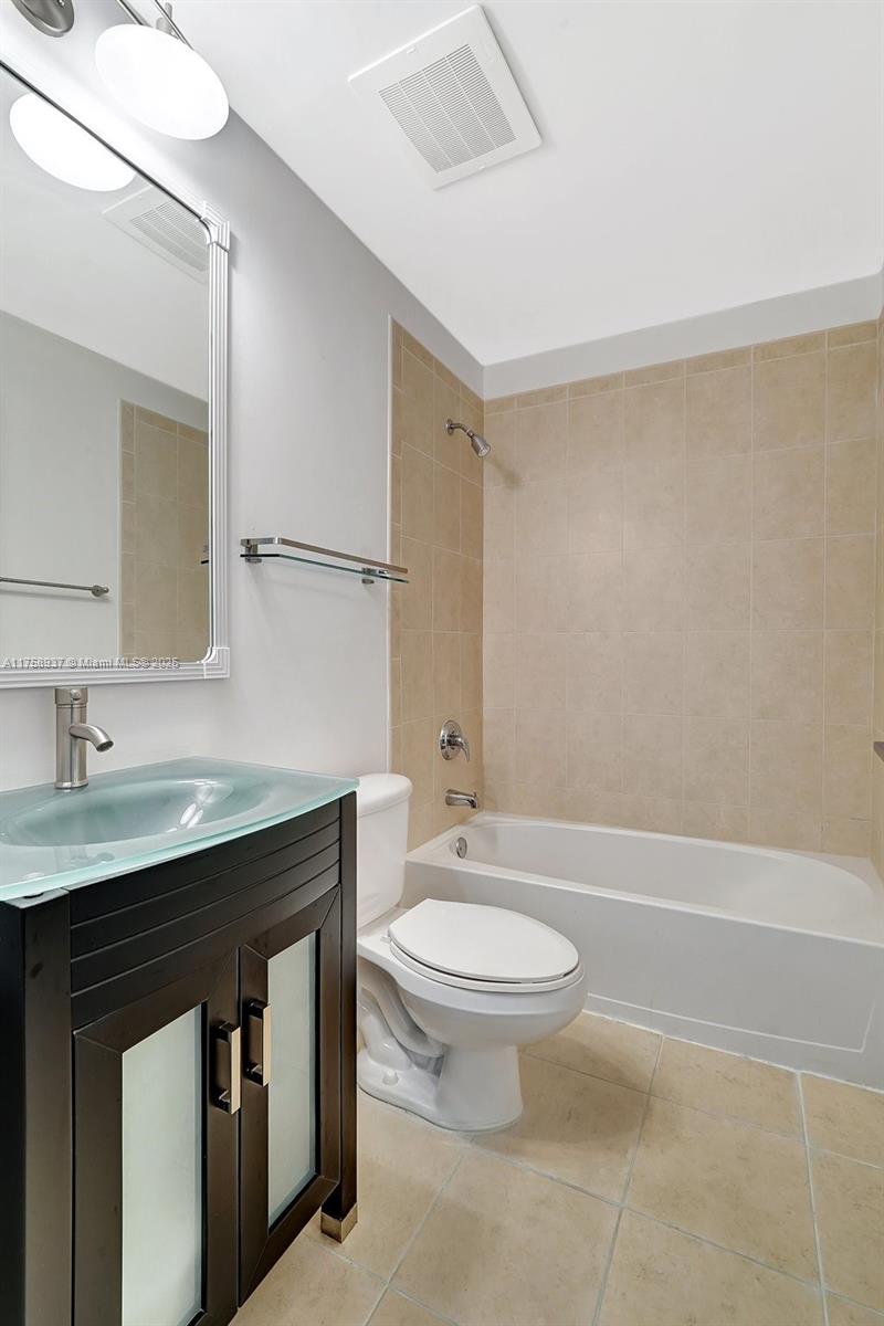 3340 NE 190th St # 1608