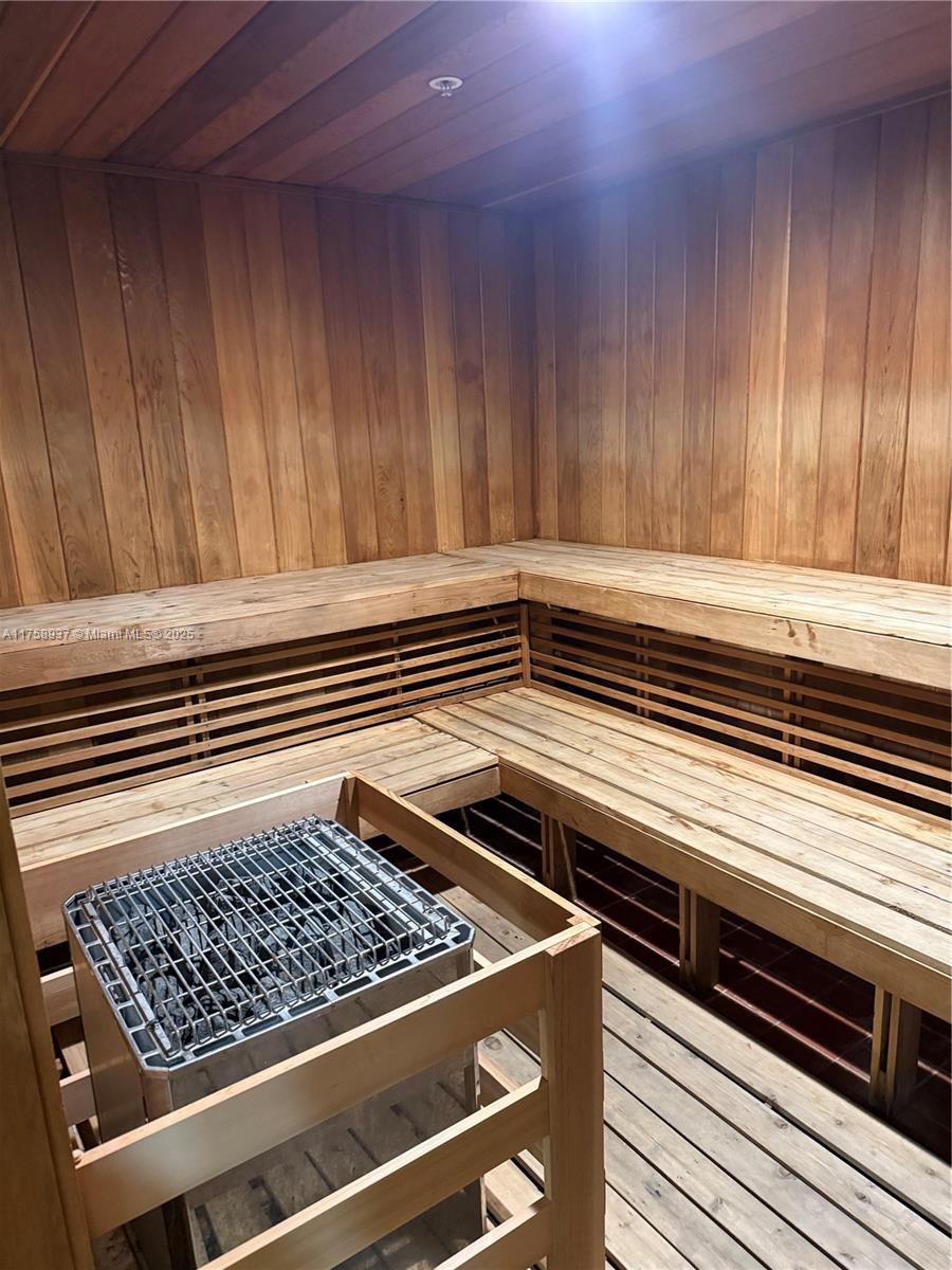 3340 NE 190th St # 1608