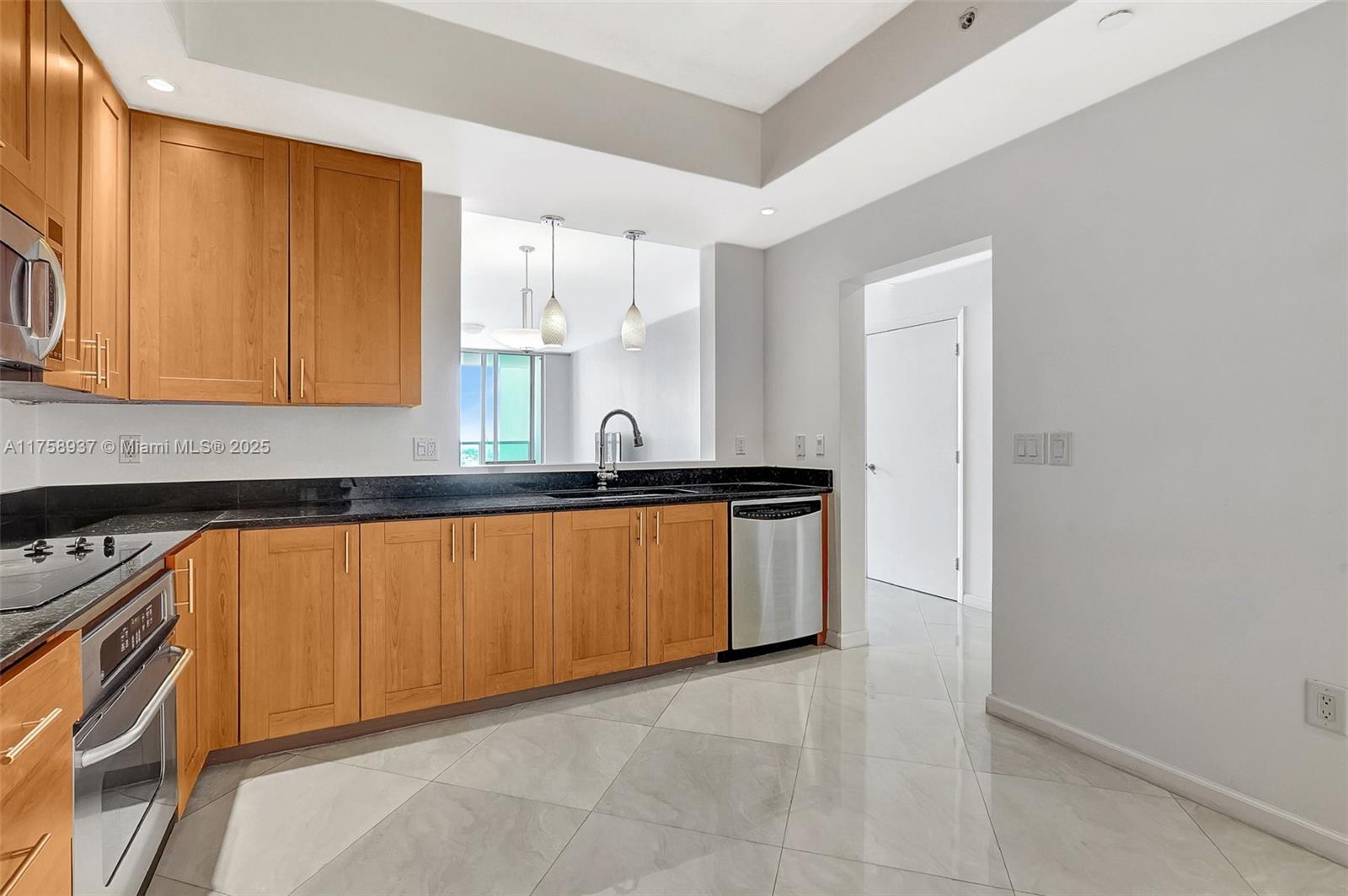 3340 NE 190th St # 1608