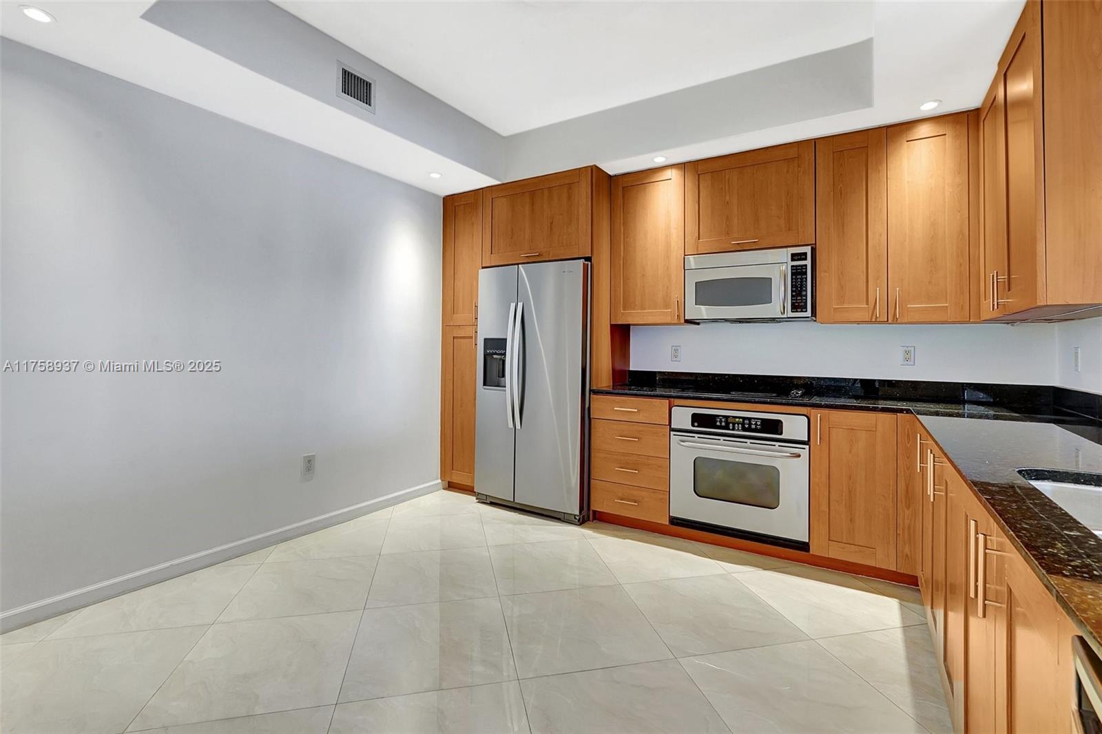 3340 NE 190th St # 1608