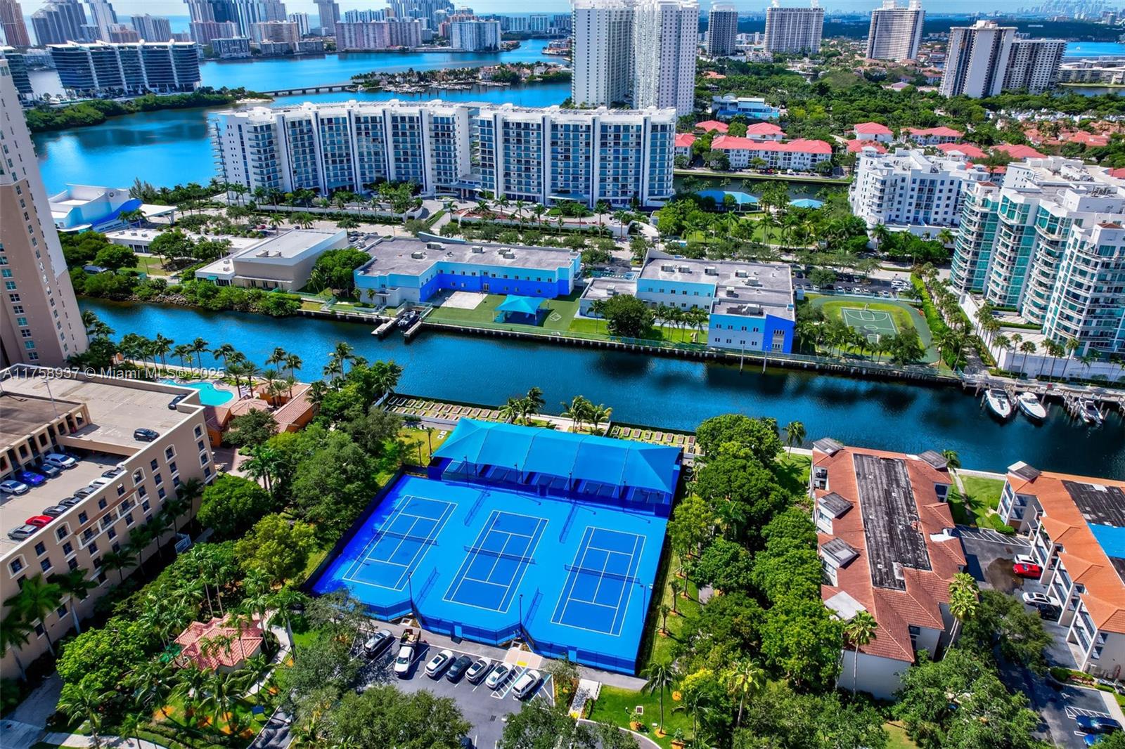 3340 NE 190th St # 1608