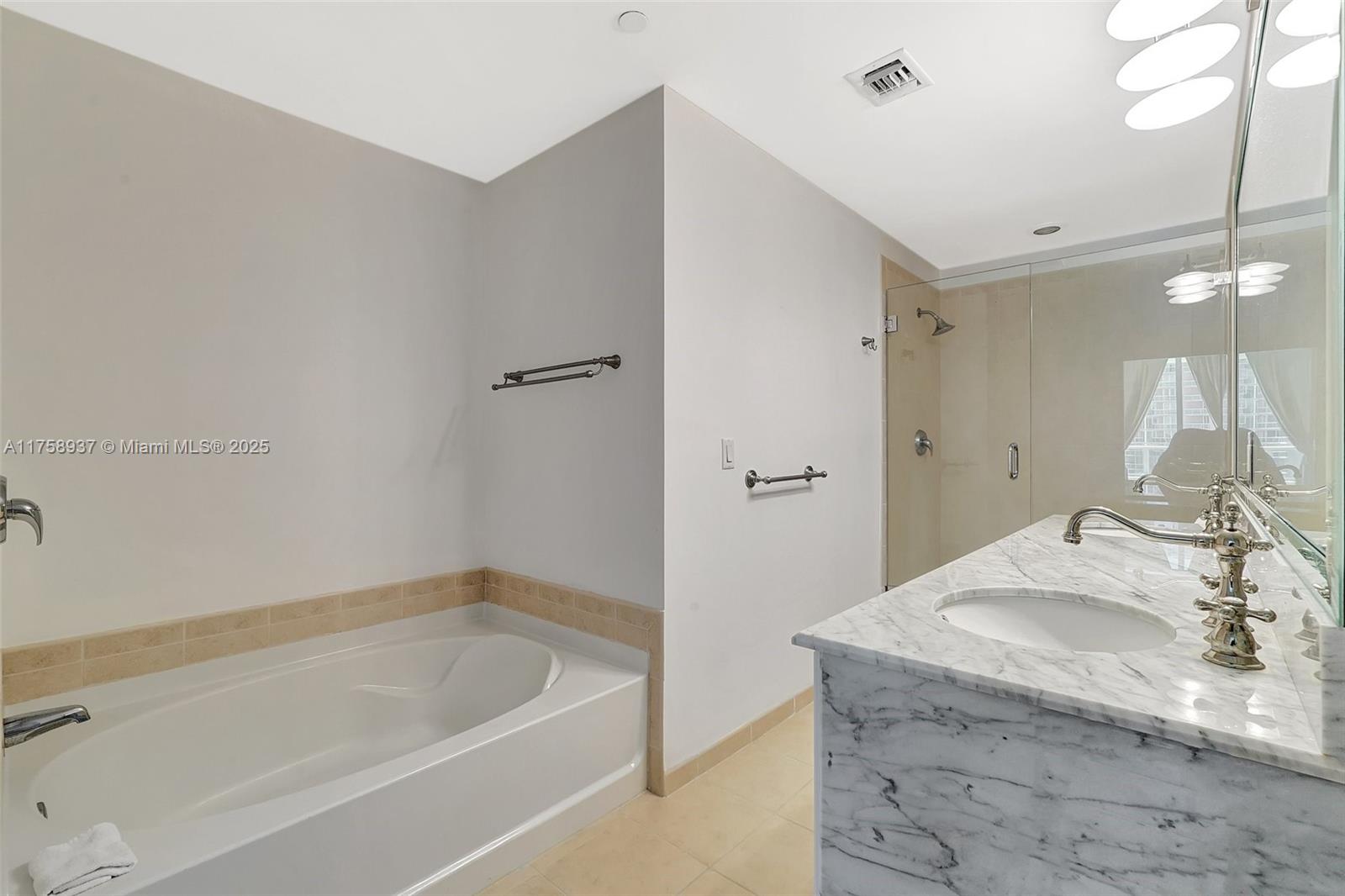 3340 NE 190th St # 1608