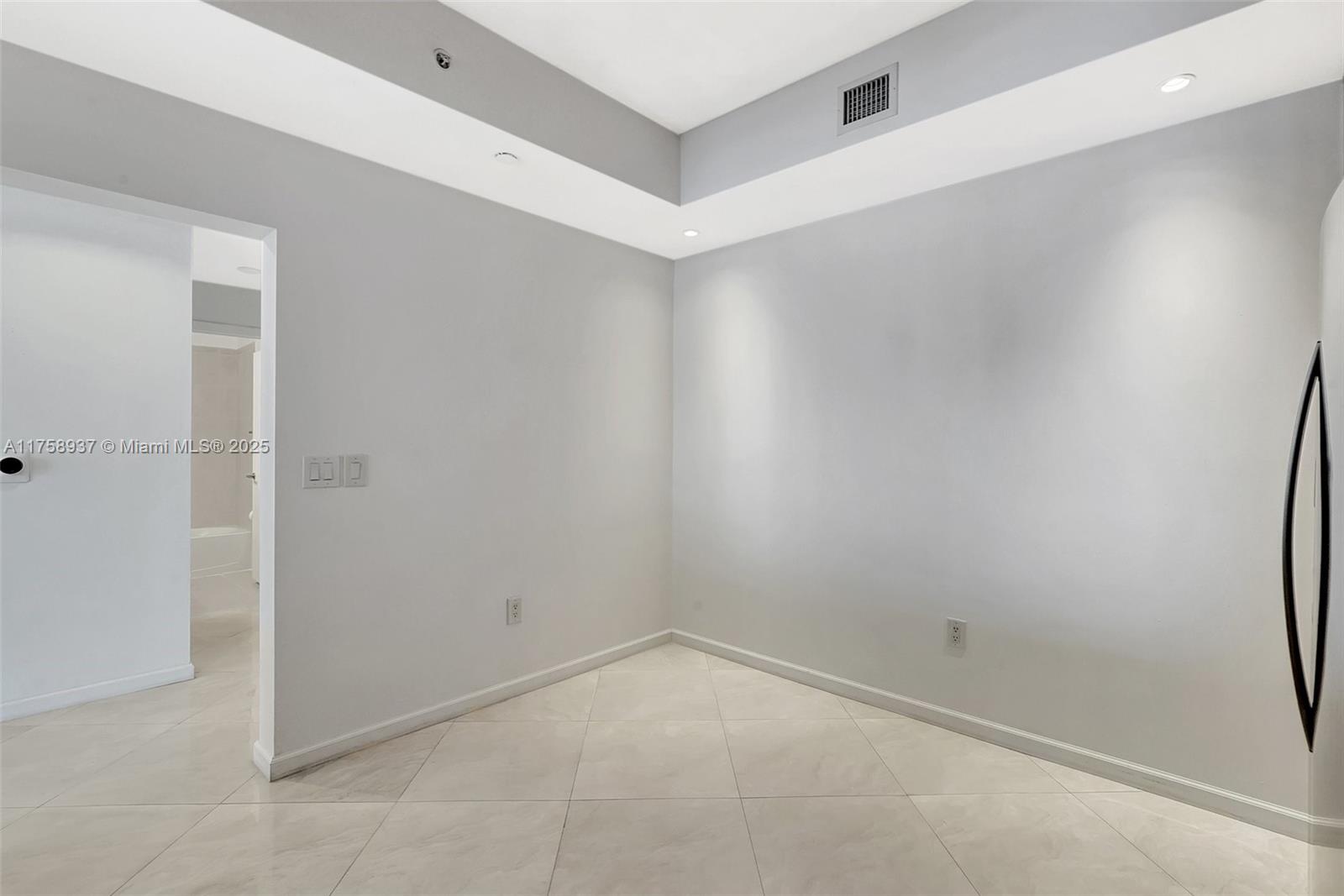 3340 NE 190th St # 1608