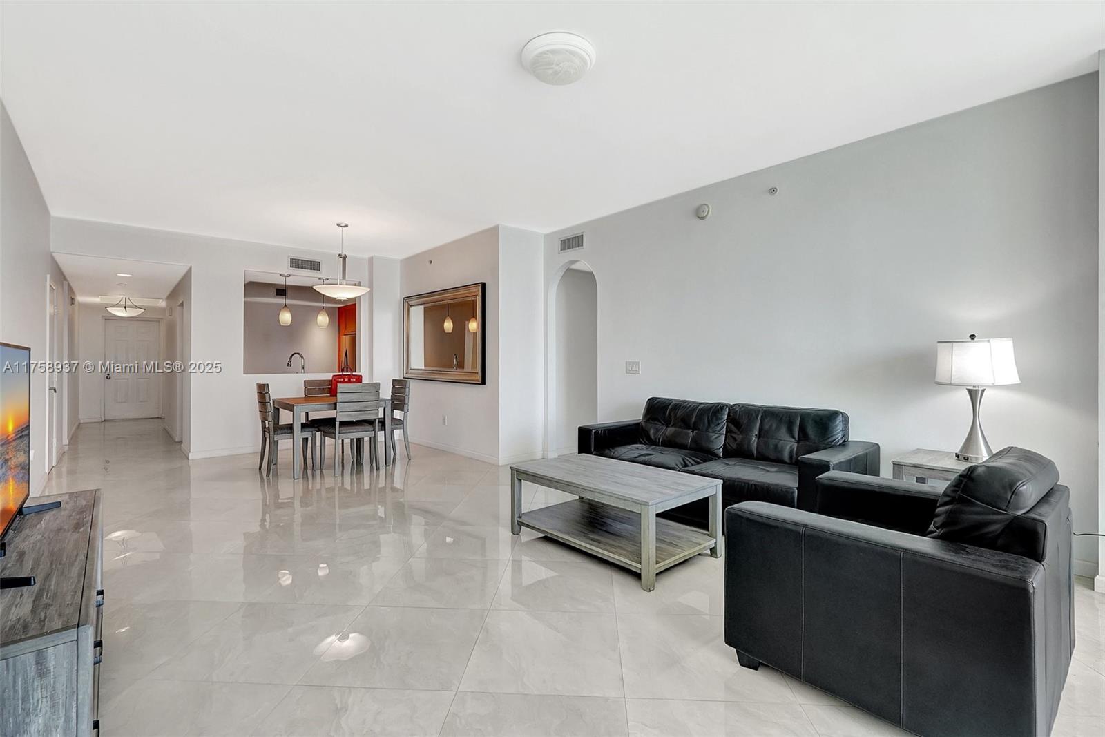 3340 NE 190th St # 1608