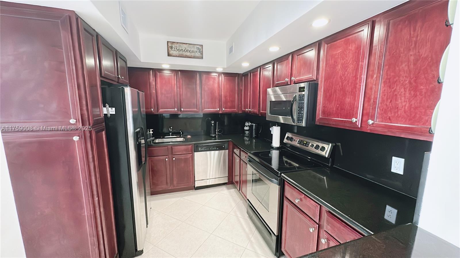 5600 Collins Ave # 17V