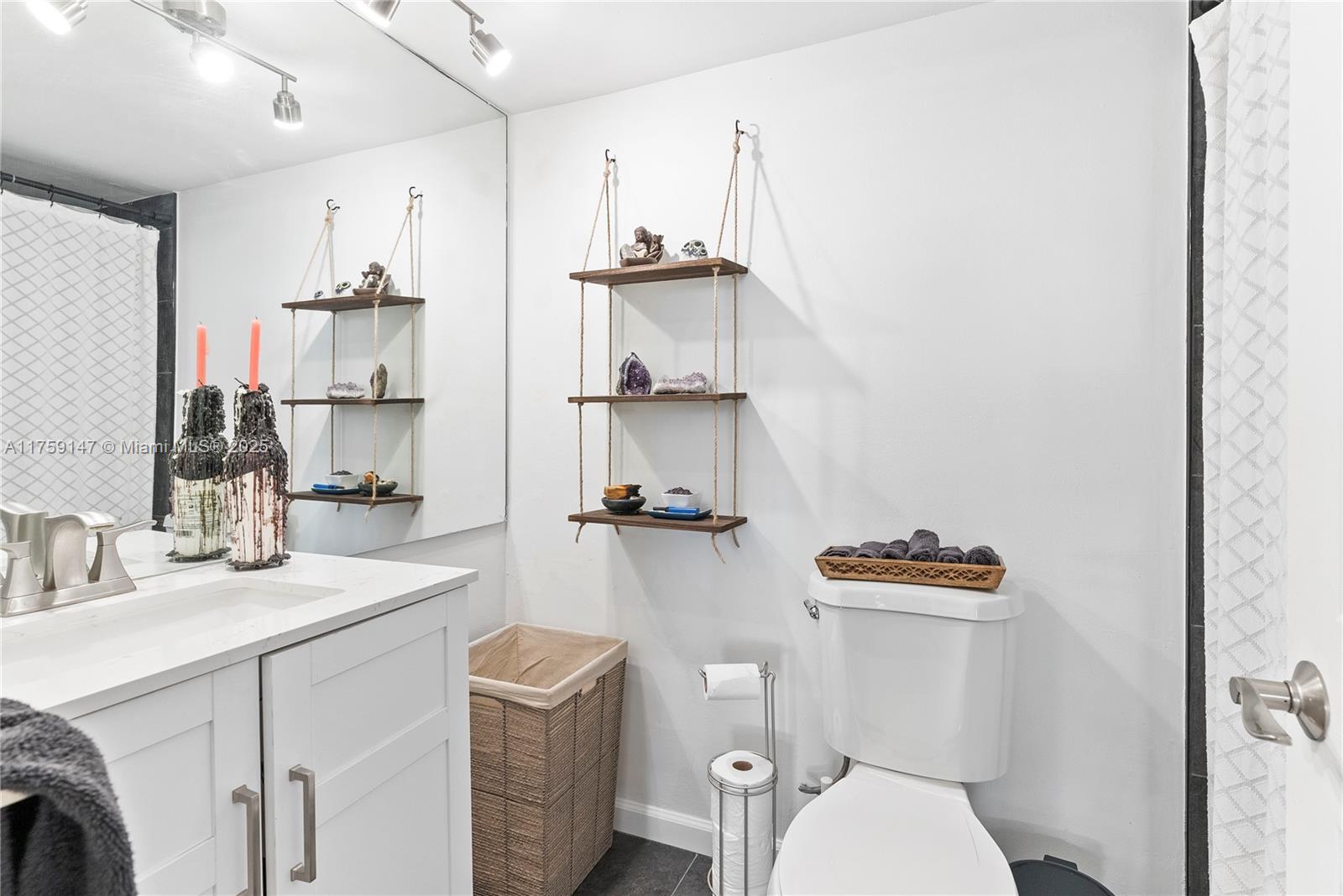 6770 Indian Creek Dr # 5K