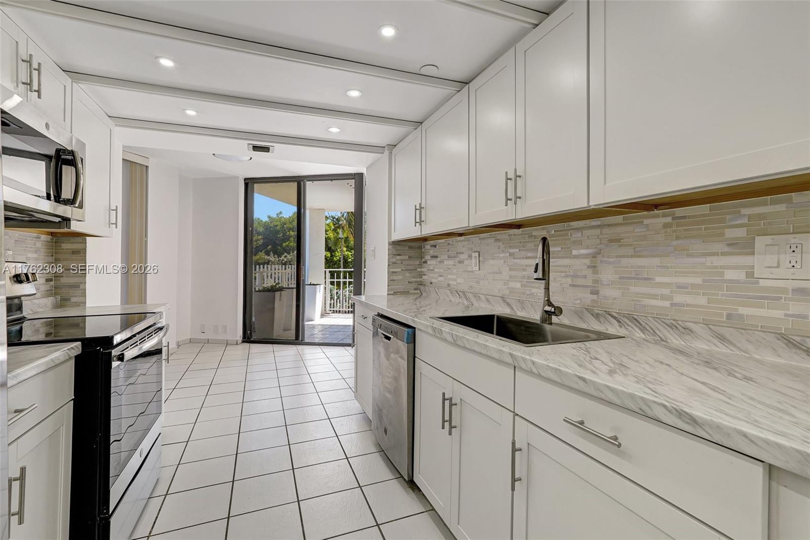 4000 Towerside Ter # 302