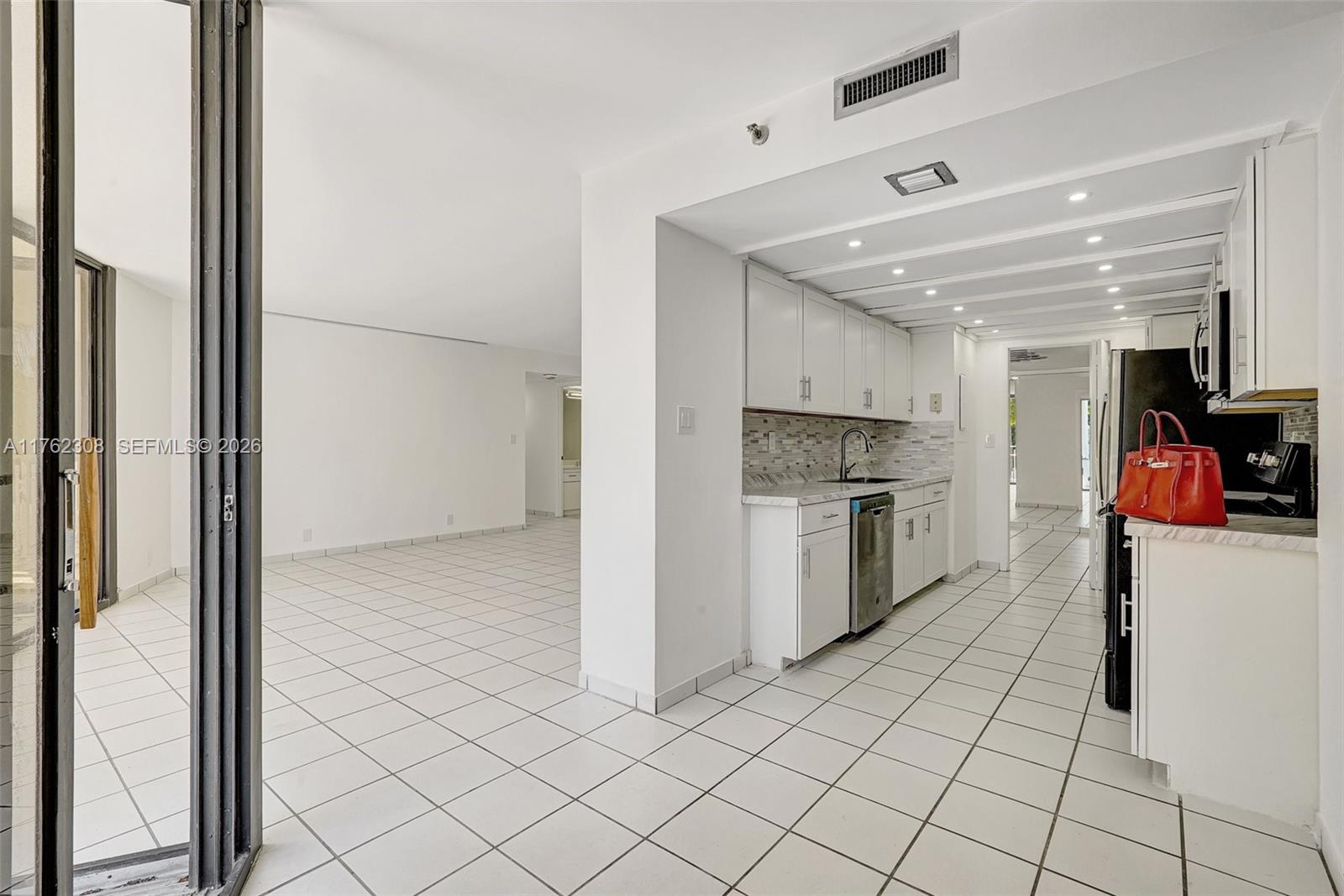 4000 Towerside Ter # 302
