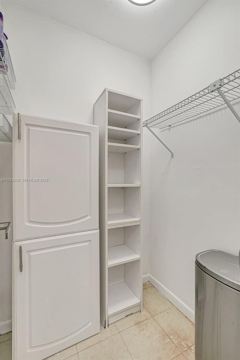 4000 Towerside Ter # 302