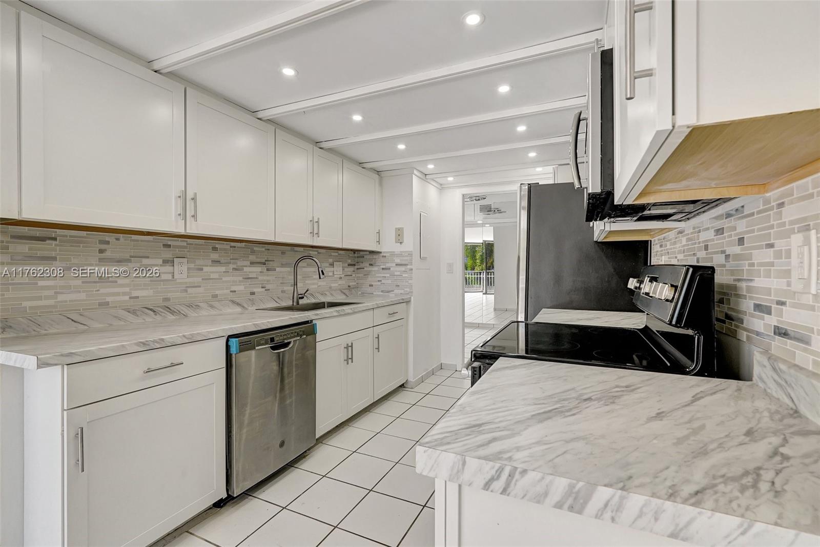 4000 Towerside Ter # 302