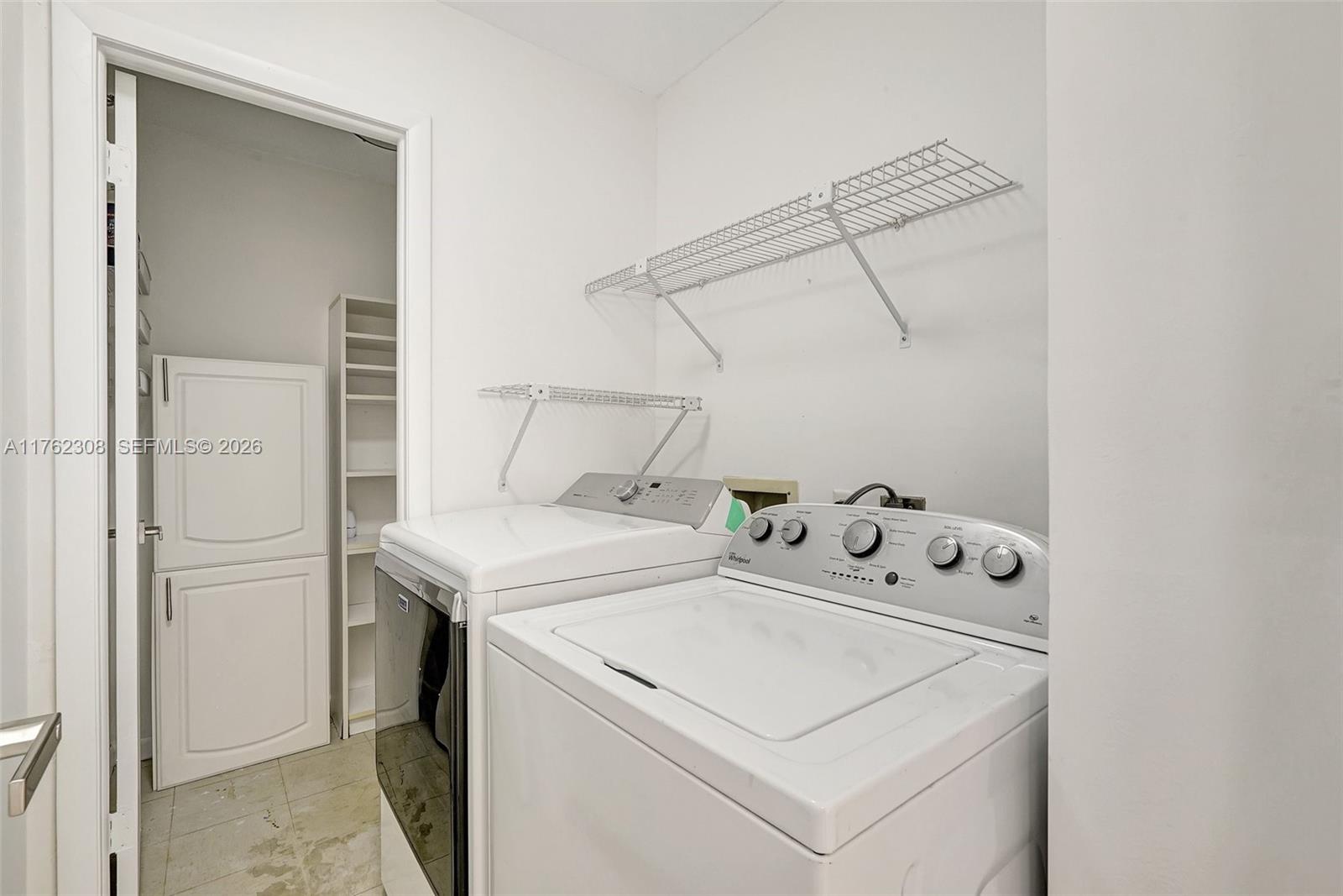 4000 Towerside Ter # 302