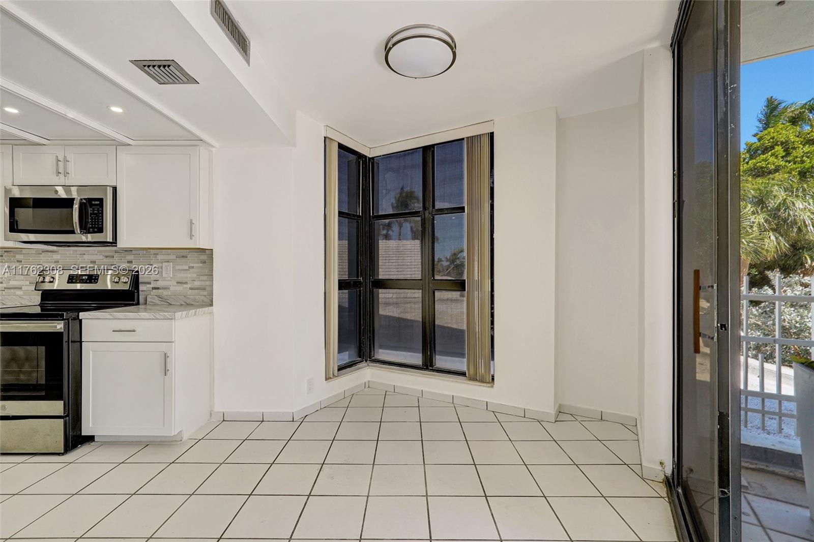 4000 Towerside Ter # 302