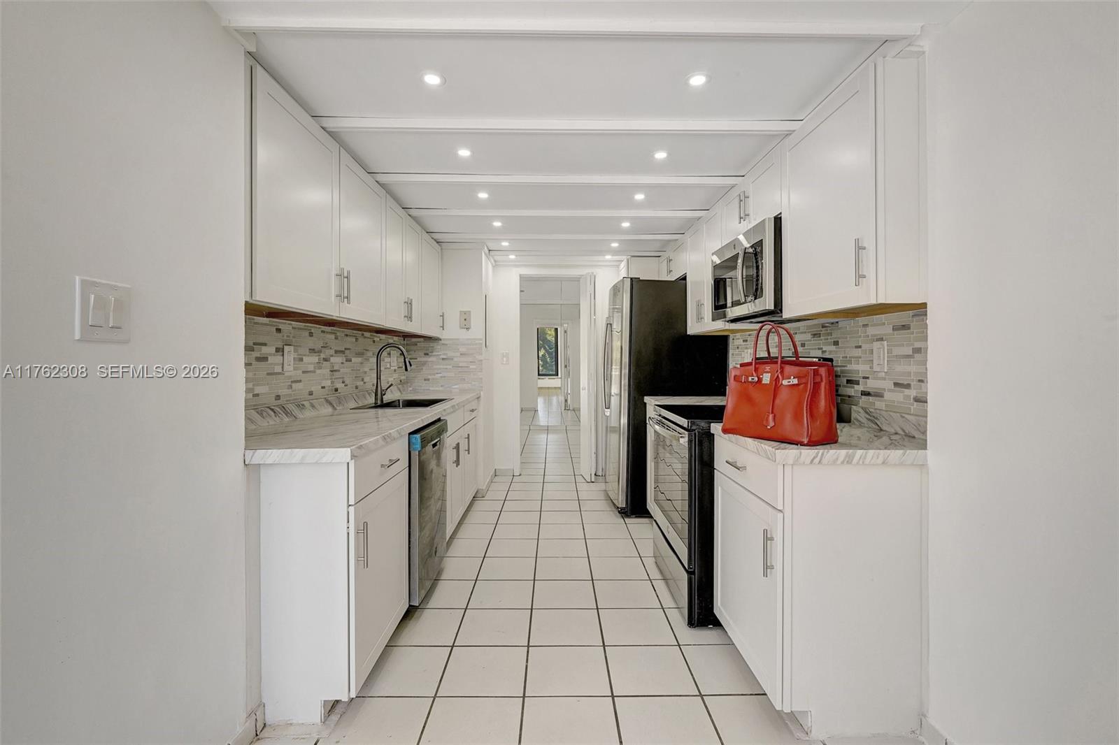 4000 Towerside Ter # 302
