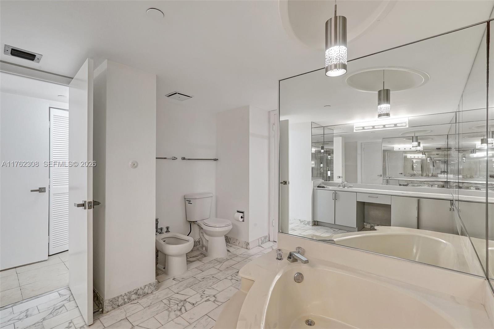 4000 Towerside Ter # 302