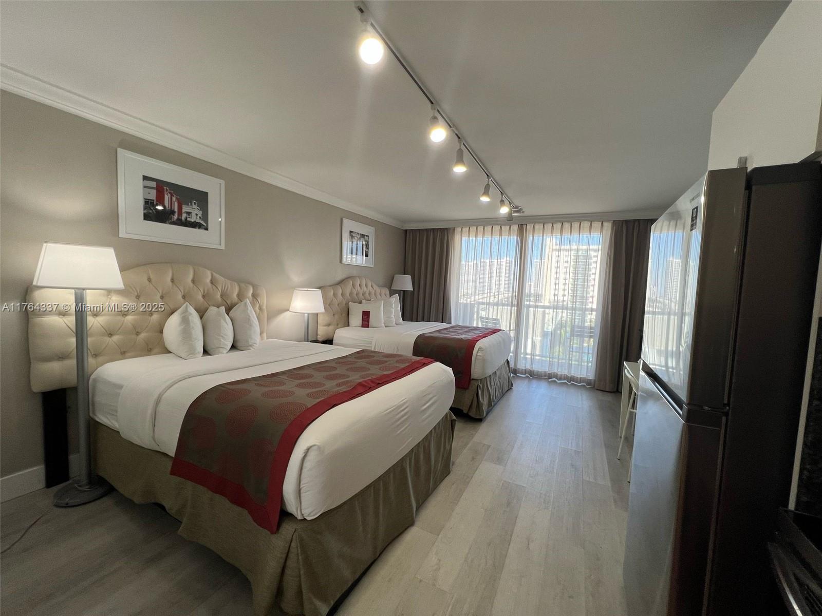 19201 Collins Ave # 732