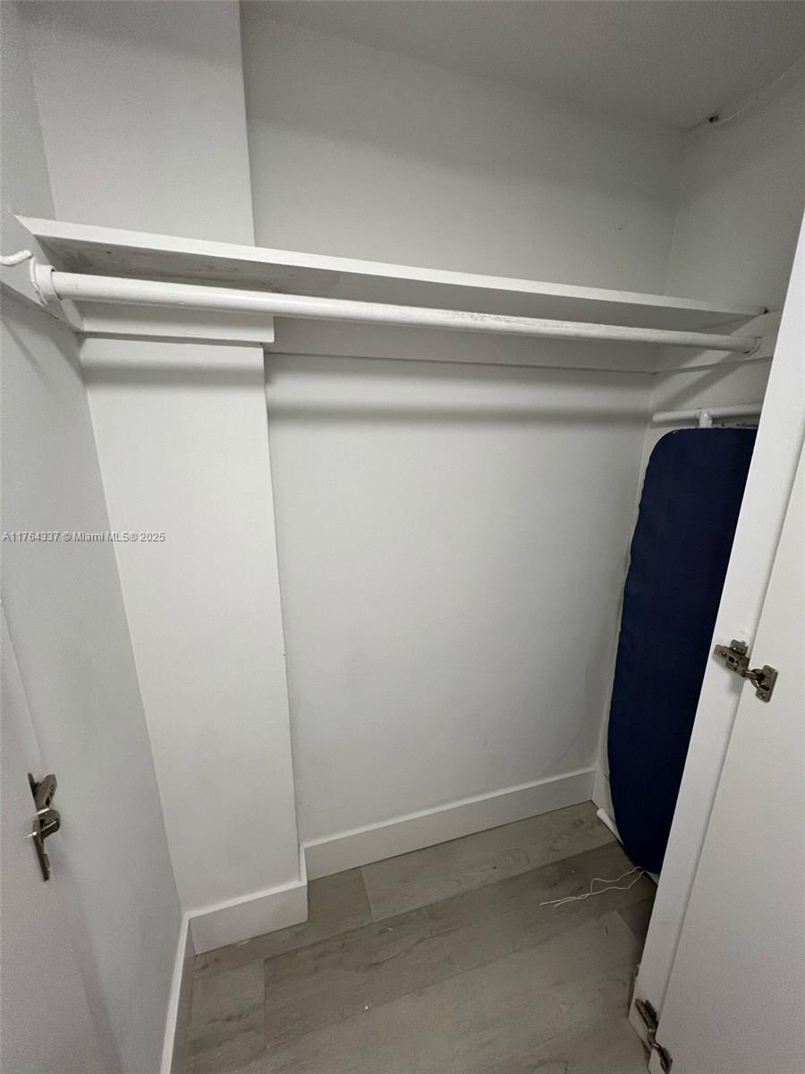 19201 Collins Ave # 732