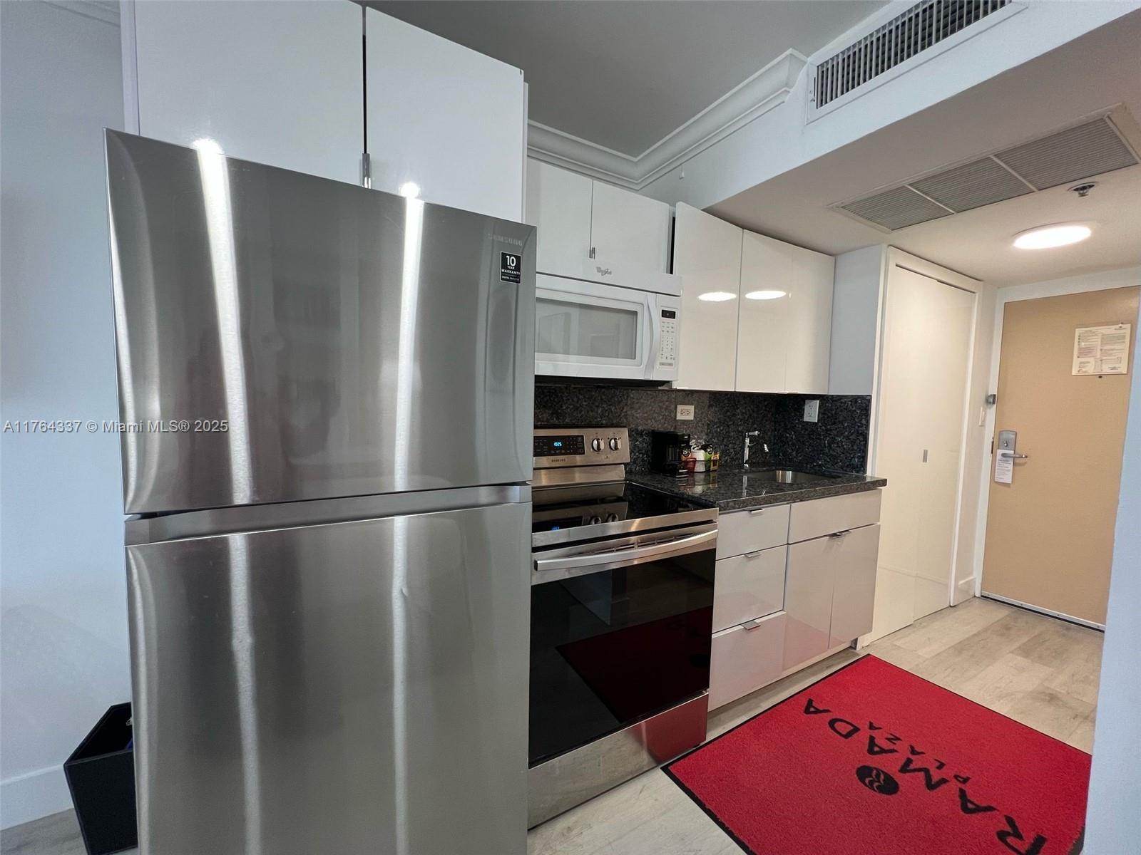 19201 Collins Ave # 732