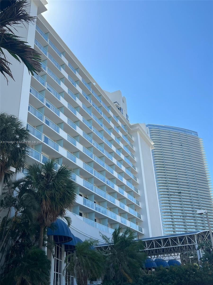 19201 Collins Ave # 732