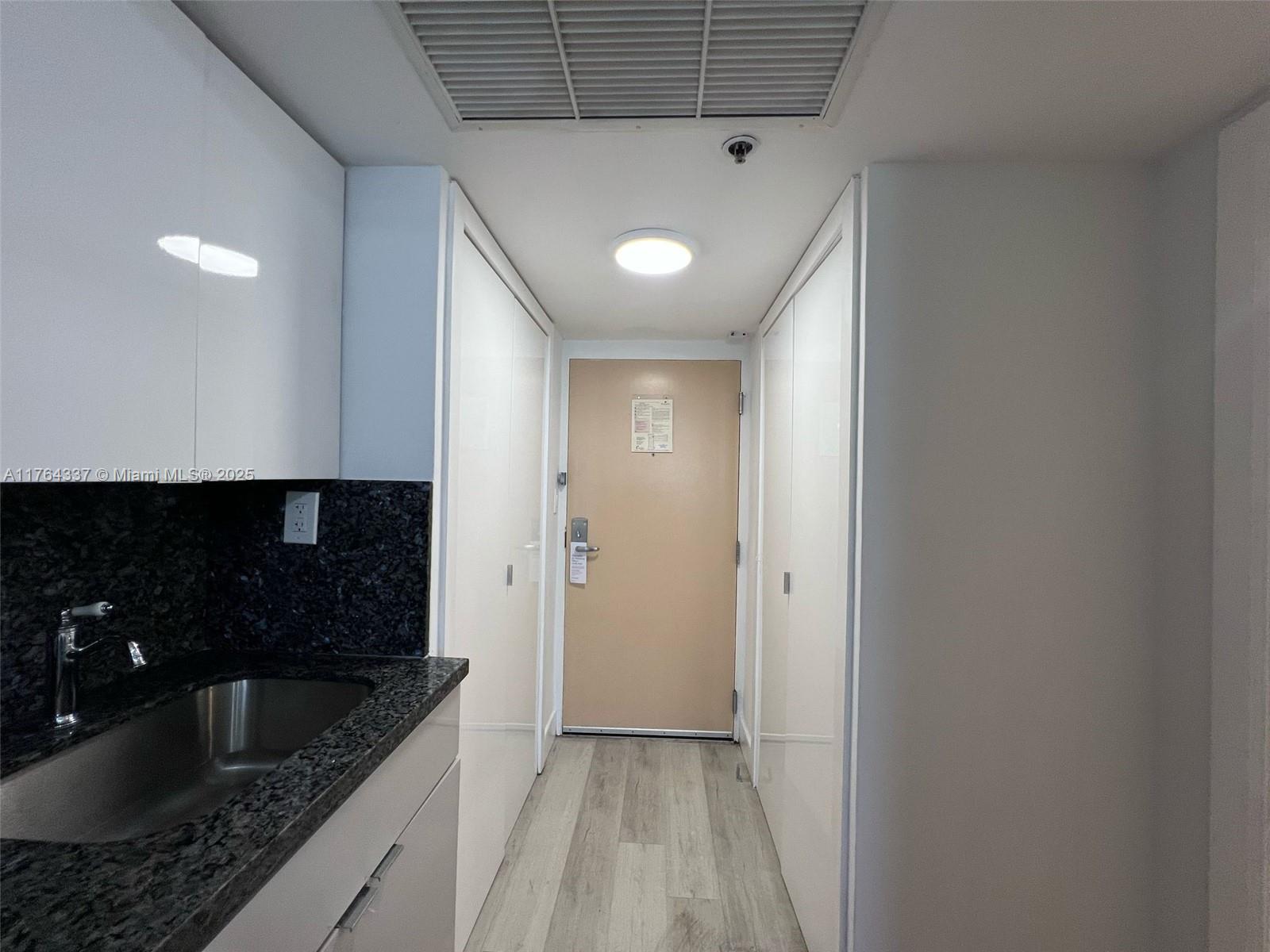 19201 Collins Ave # 732