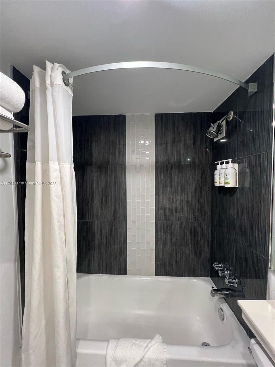 19201 Collins Ave # 732