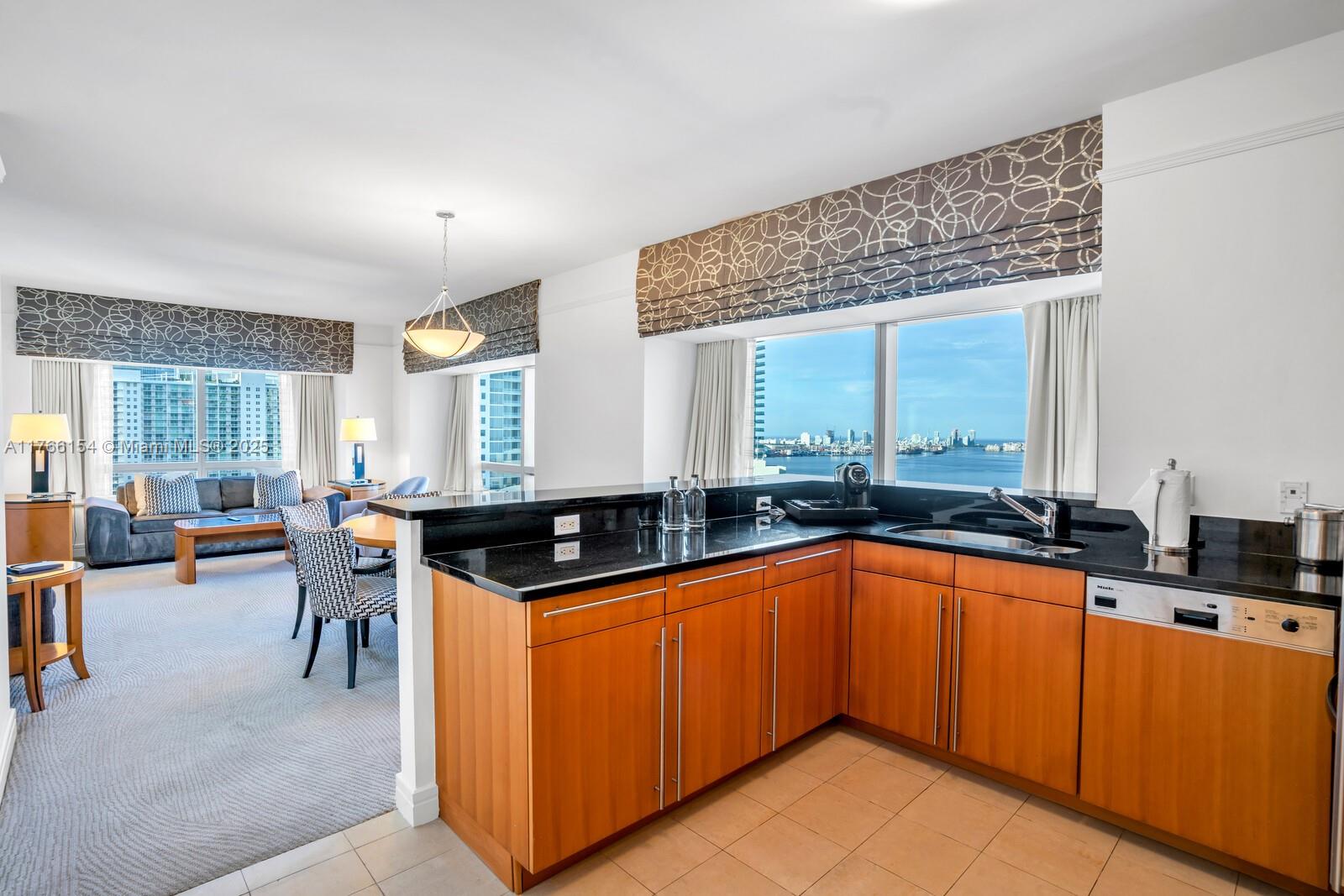 1435 Brickell Ave # 3607