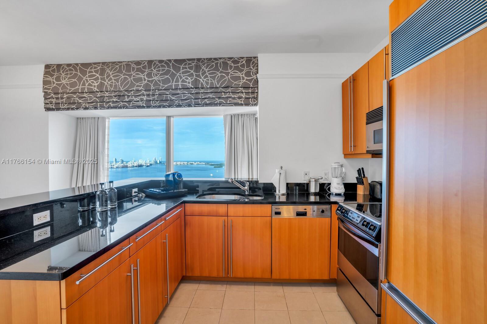 1435 Brickell Ave # 3607