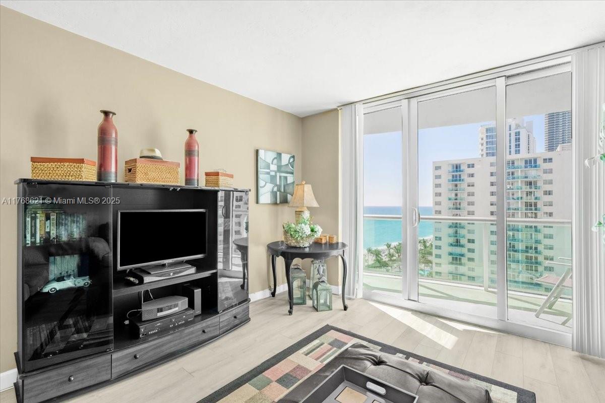 3801 S Ocean Dr # 11J