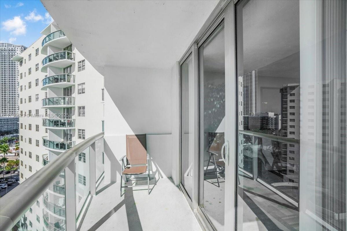 3801 S Ocean Dr # 11J