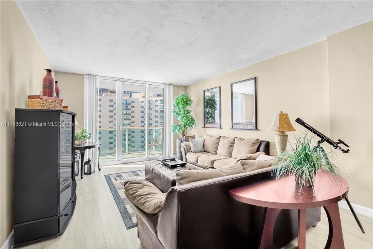 3801 S Ocean Dr # 11J