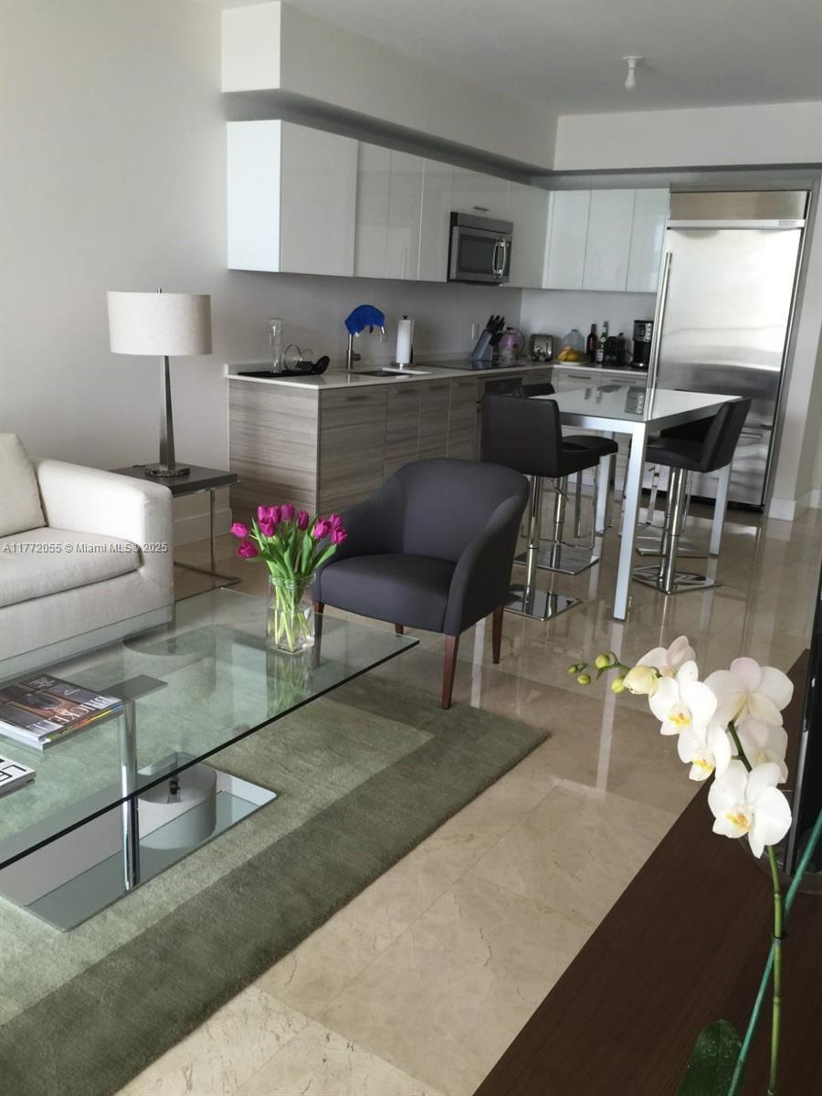 1300 Brickell Bay Dr # 1107