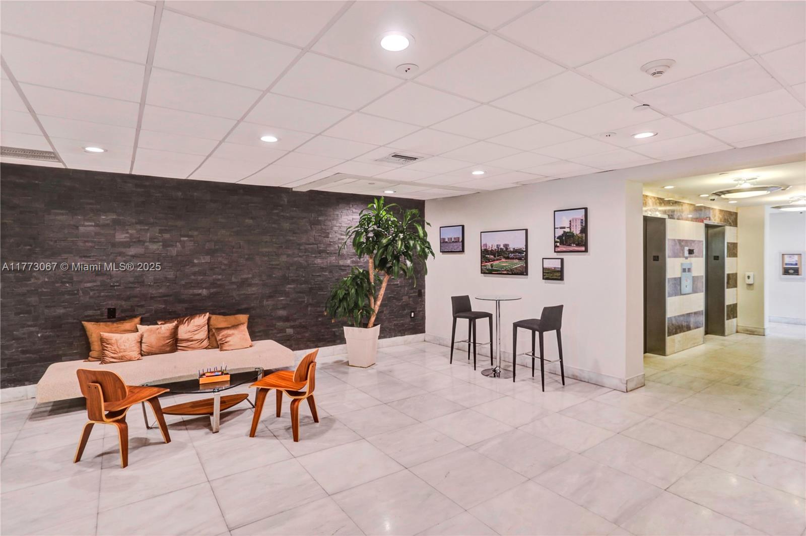 1035 West Ave # 301
