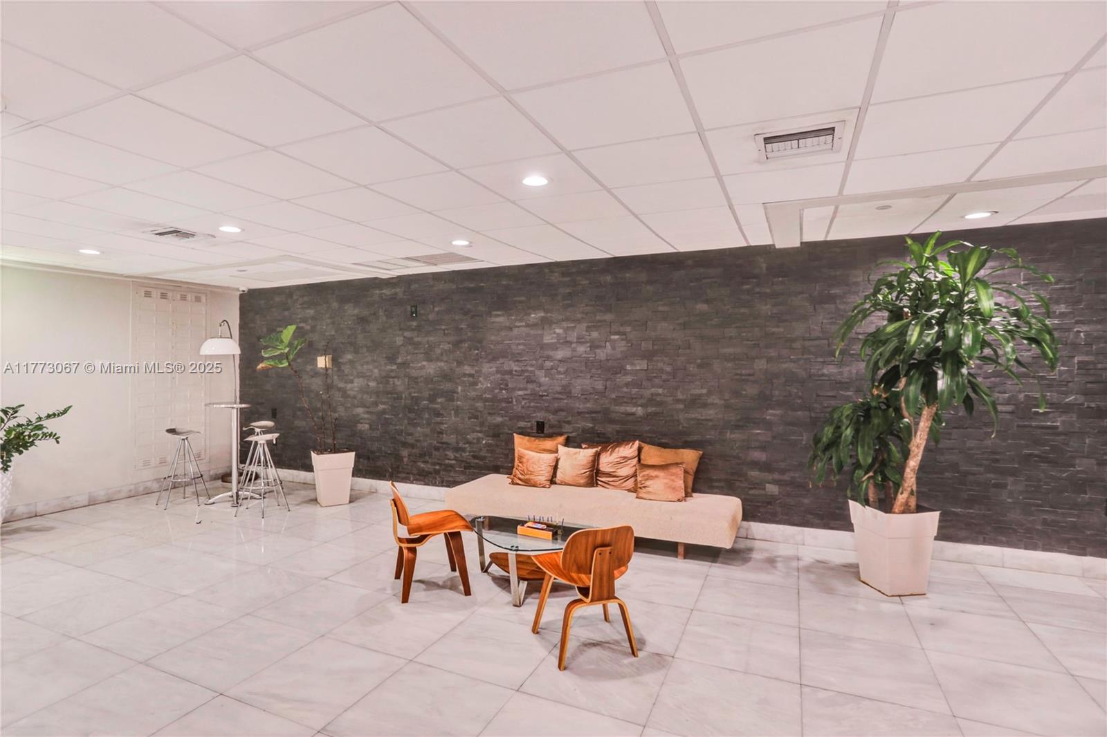 1035 West Ave # 301