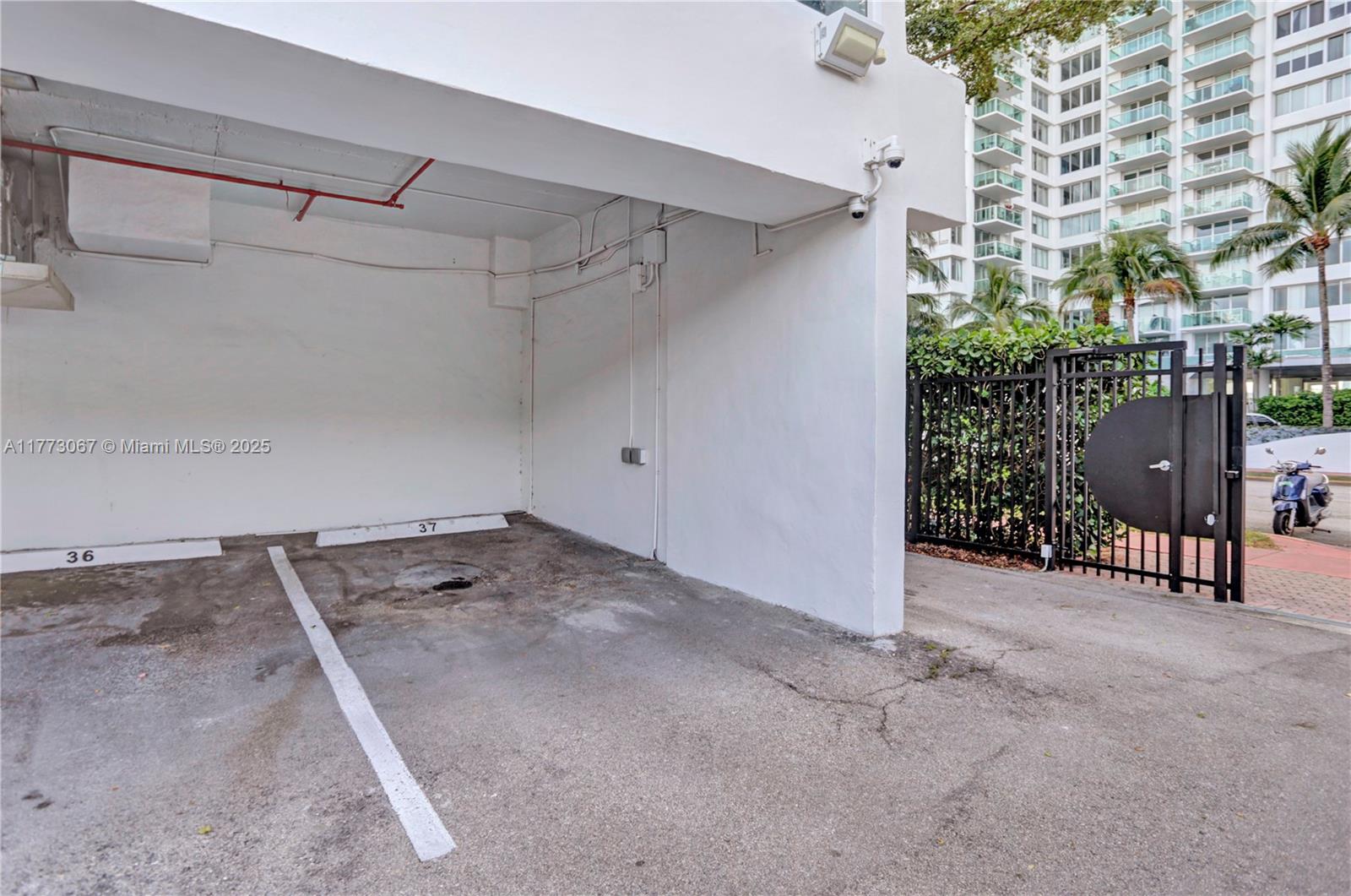 1035 West Ave # 301