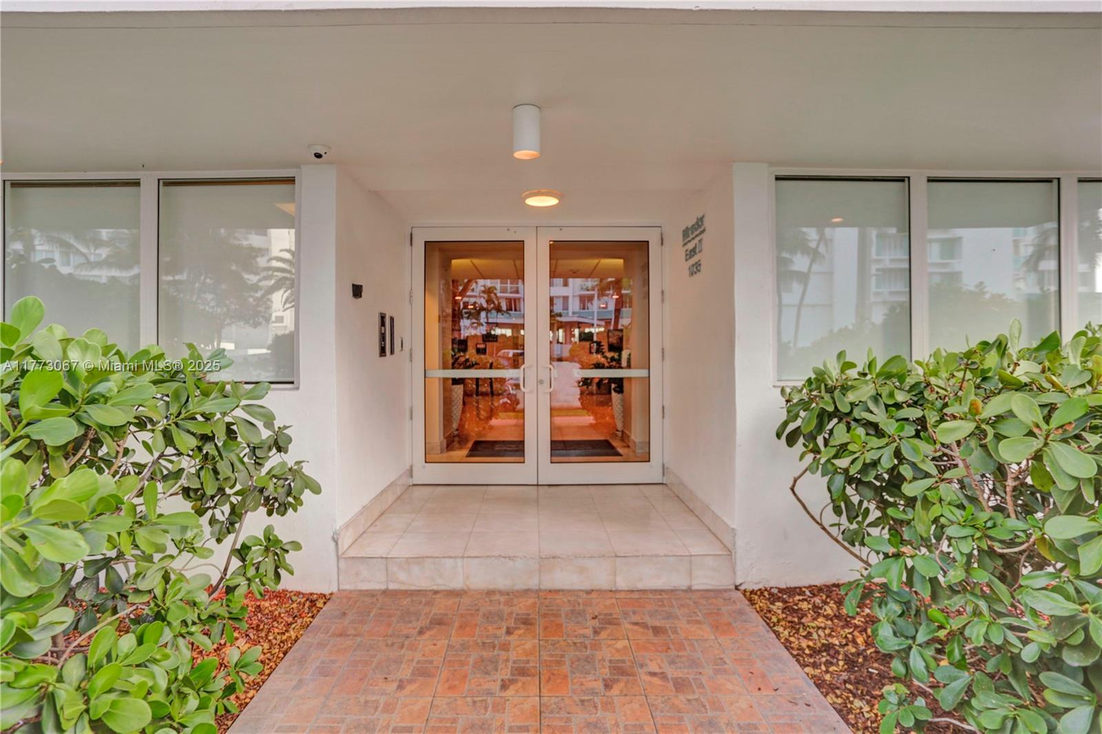 1035 West Ave # 301