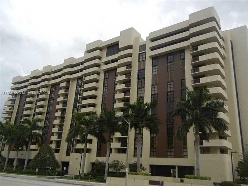 600 Biltmore Way # 408