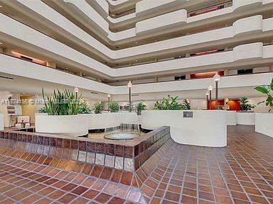 600 Biltmore Way # 408