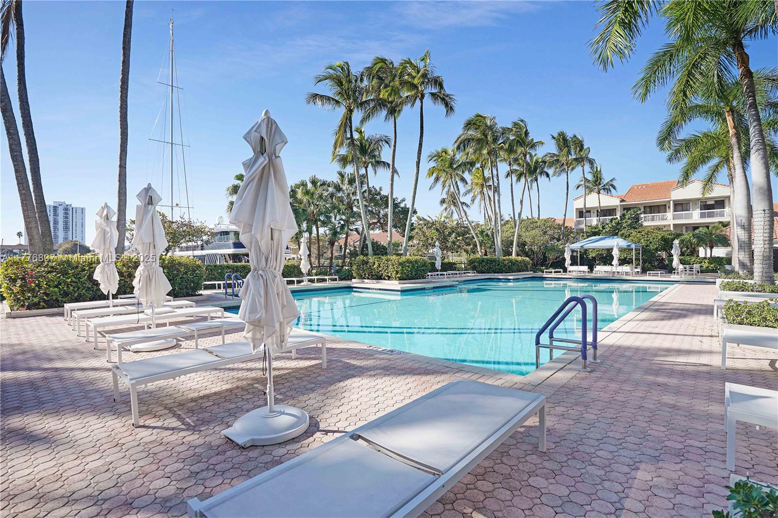 3610 Yacht Club Dr # 213