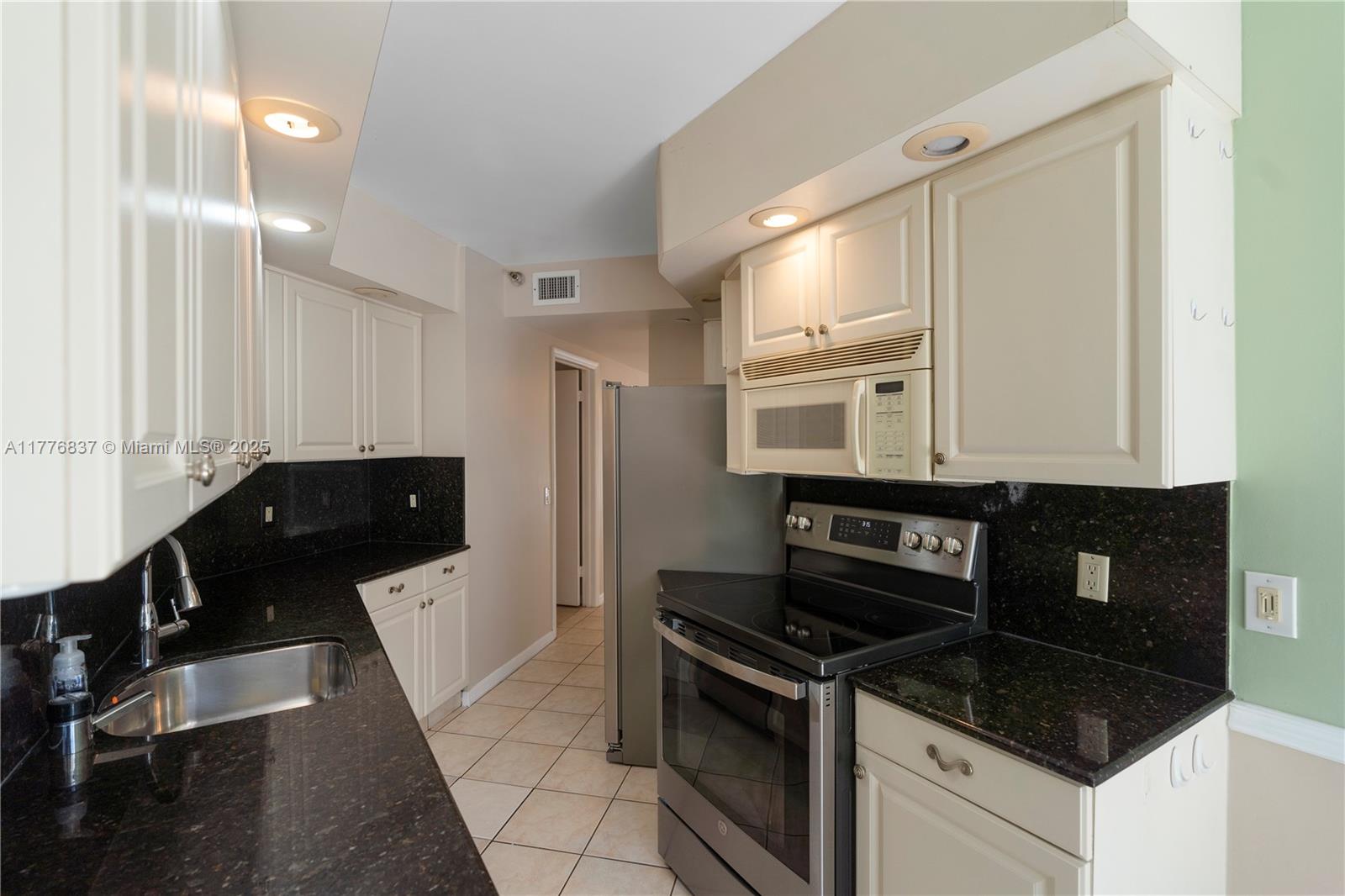 3610 Yacht Club Dr # 213