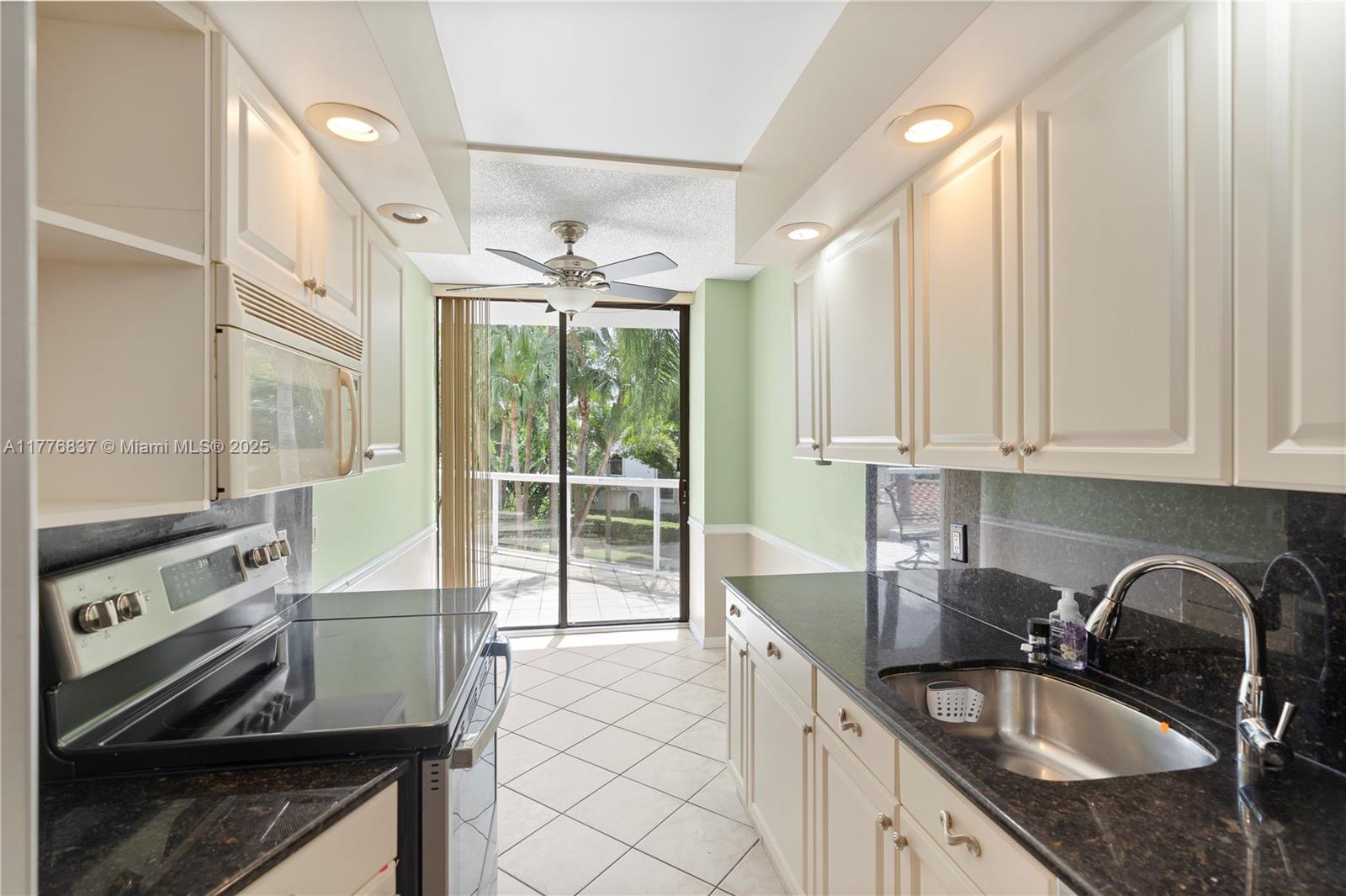 3610 Yacht Club Dr # 213