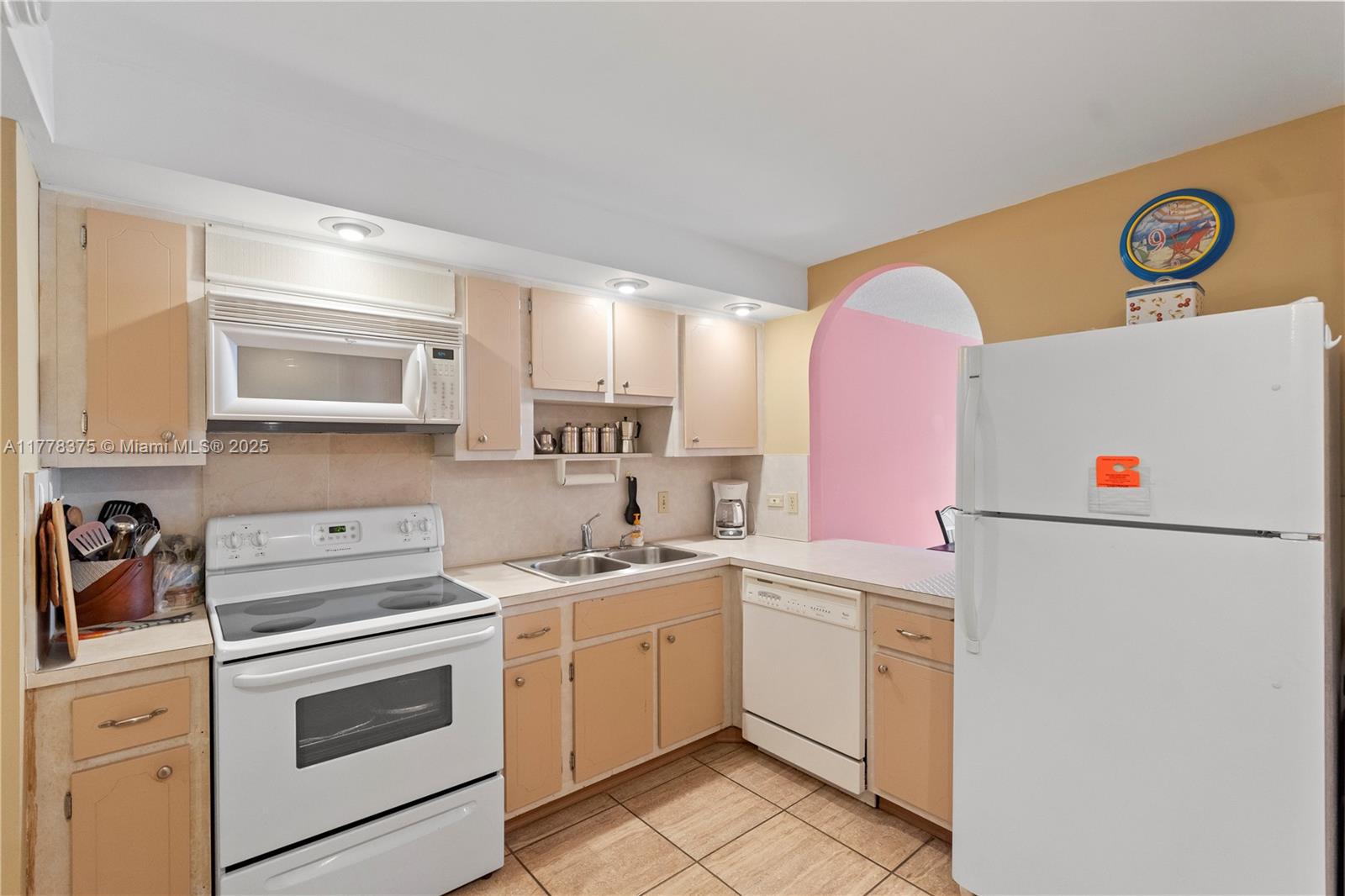 437 Golden Isles Dr # 5H