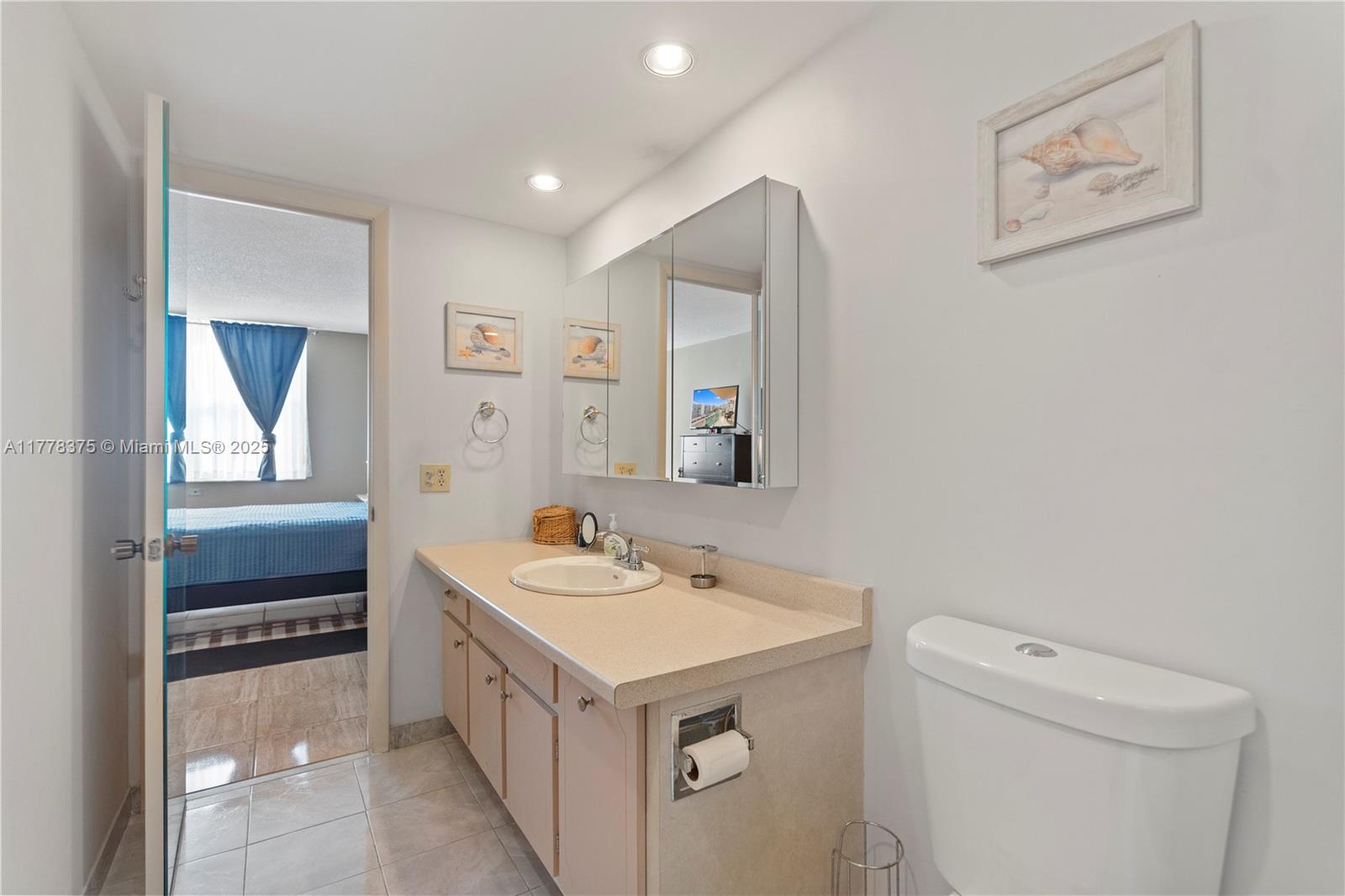437 Golden Isles Dr # 5H