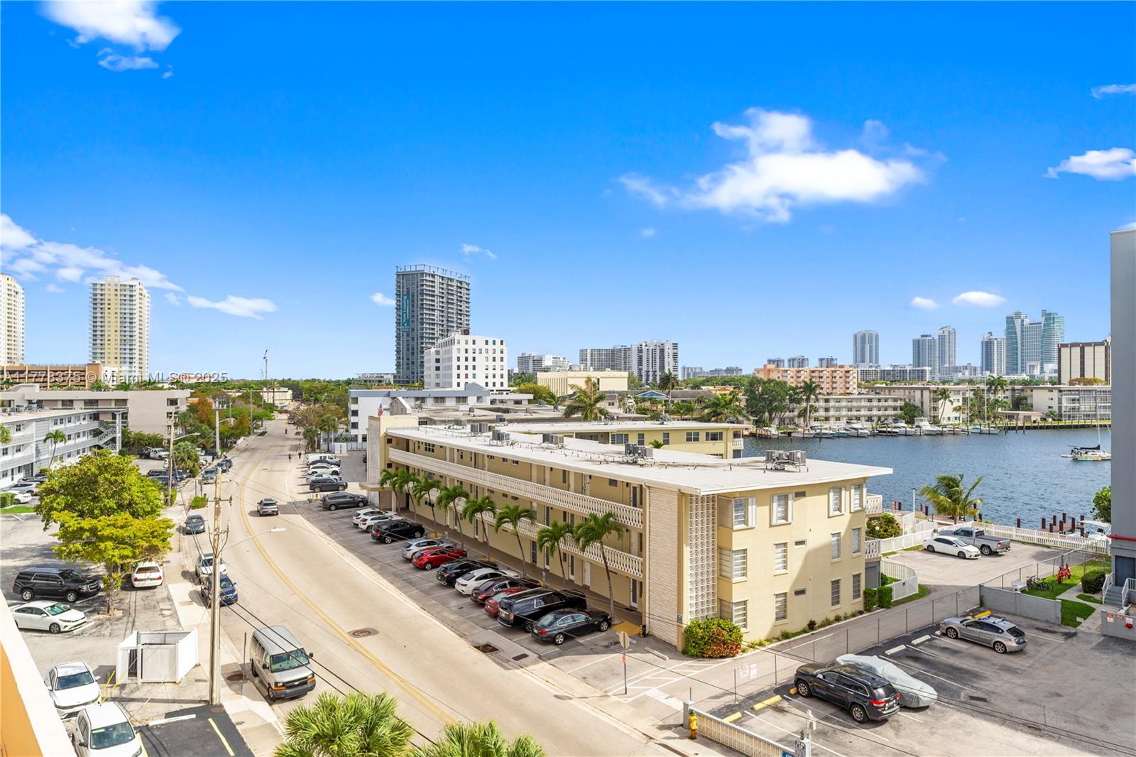 437 Golden Isles Dr # 5H