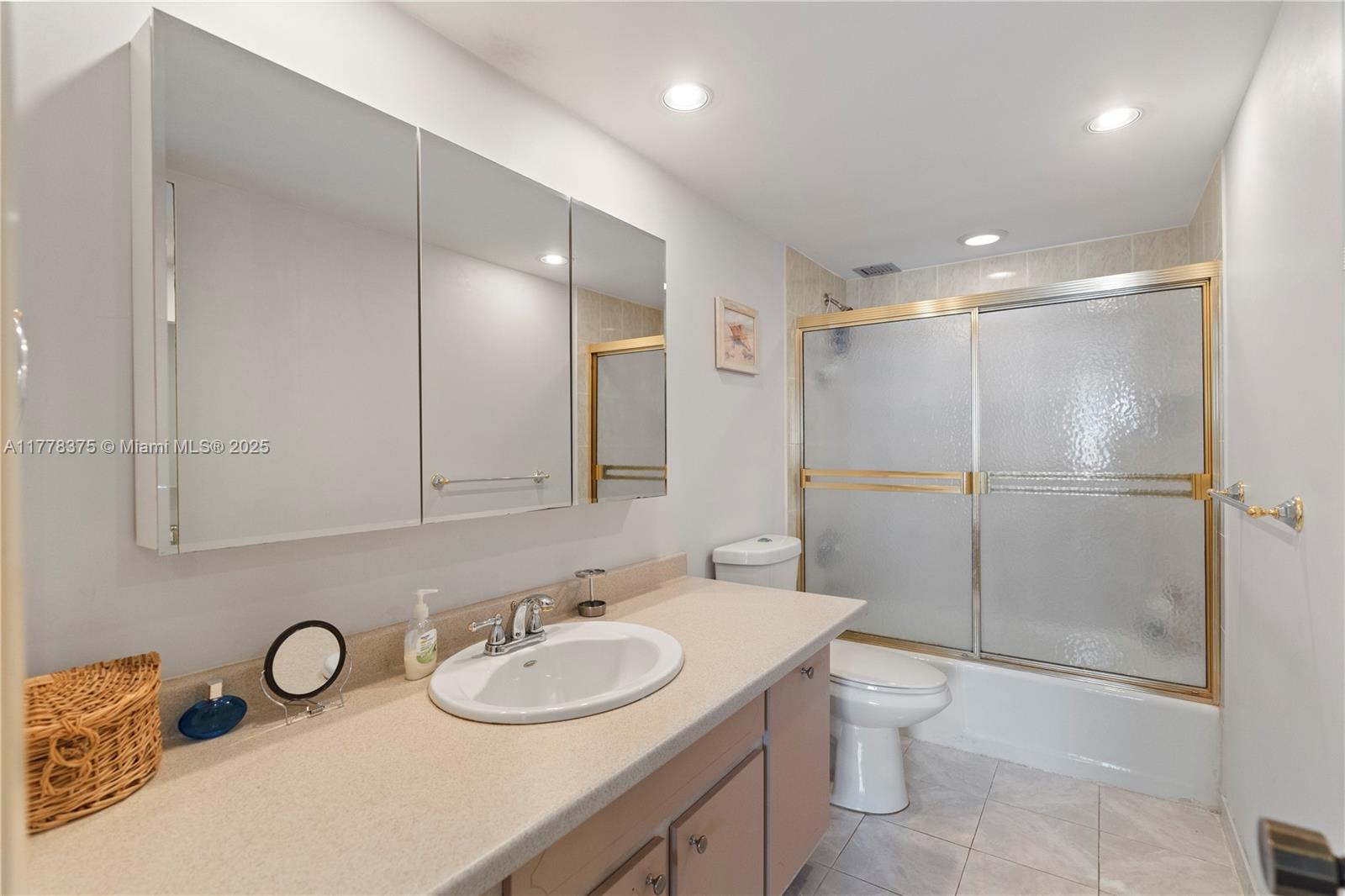 437 Golden Isles Dr # 5H