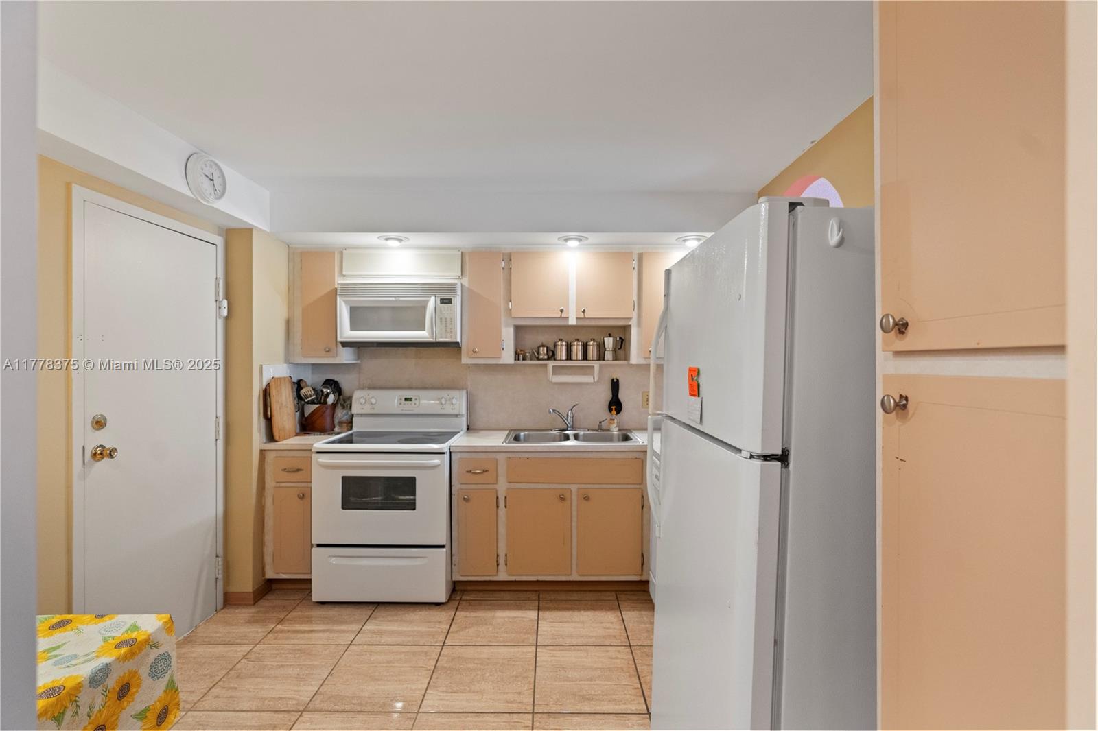 437 Golden Isles Dr # 5H