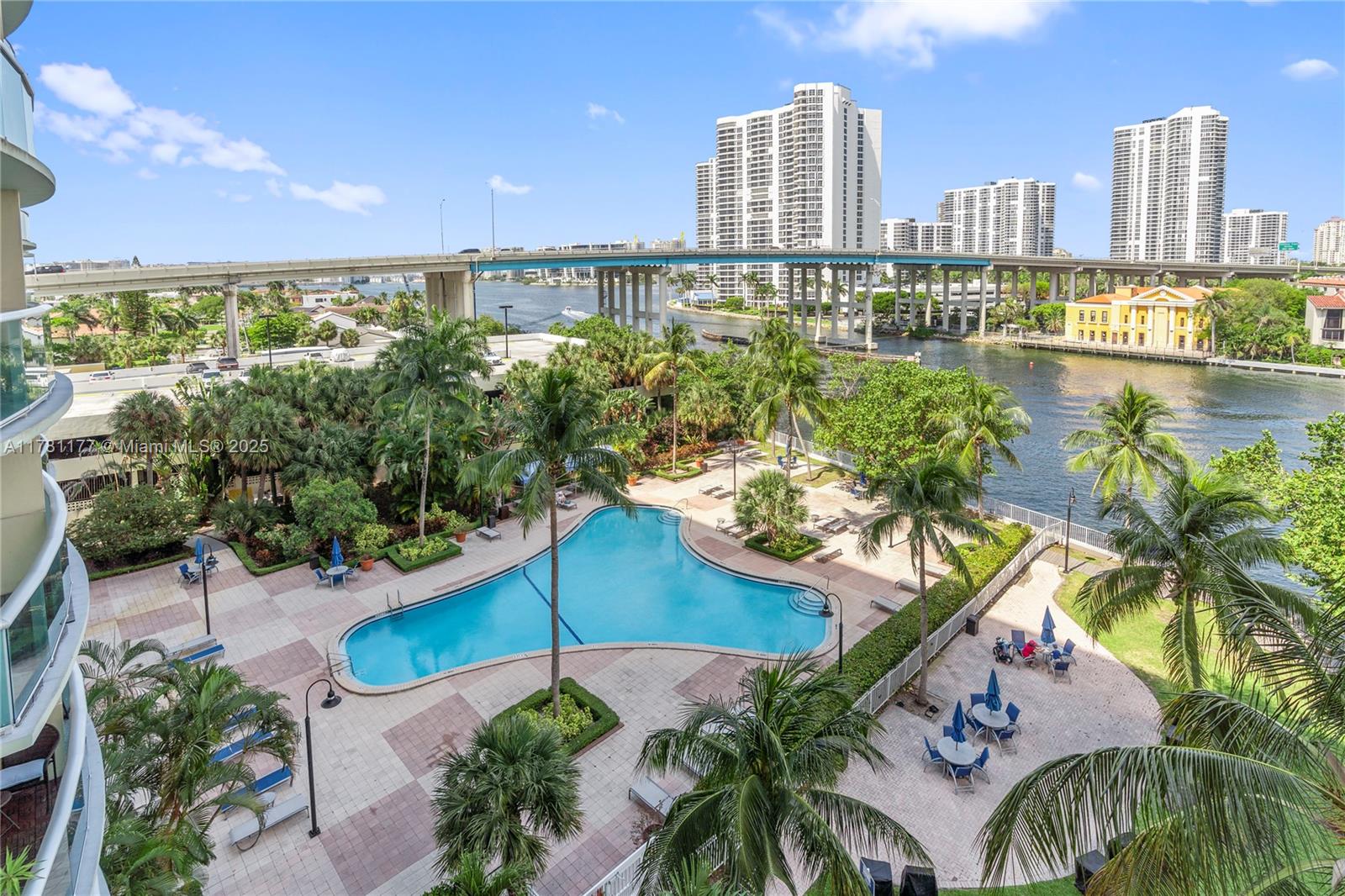 19390 Collins Ave # 611