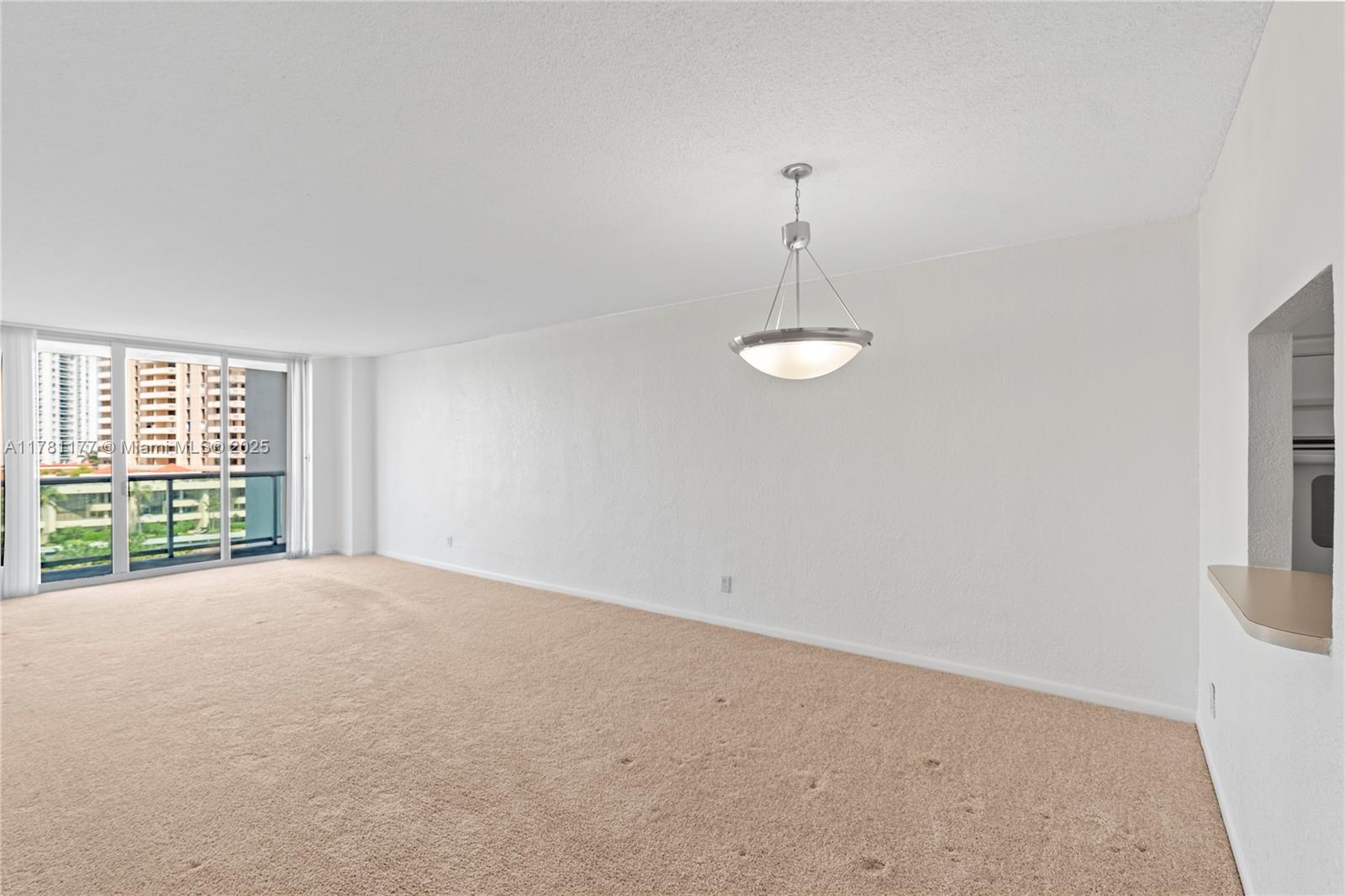 19390 Collins Ave # 611